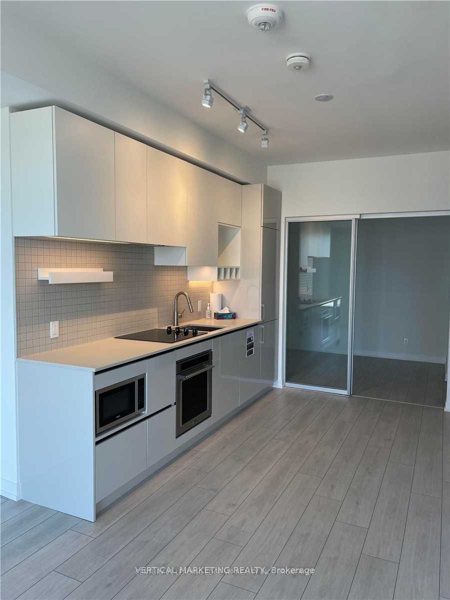 #2103 - 950 Portage Parkway Property Photo 5
