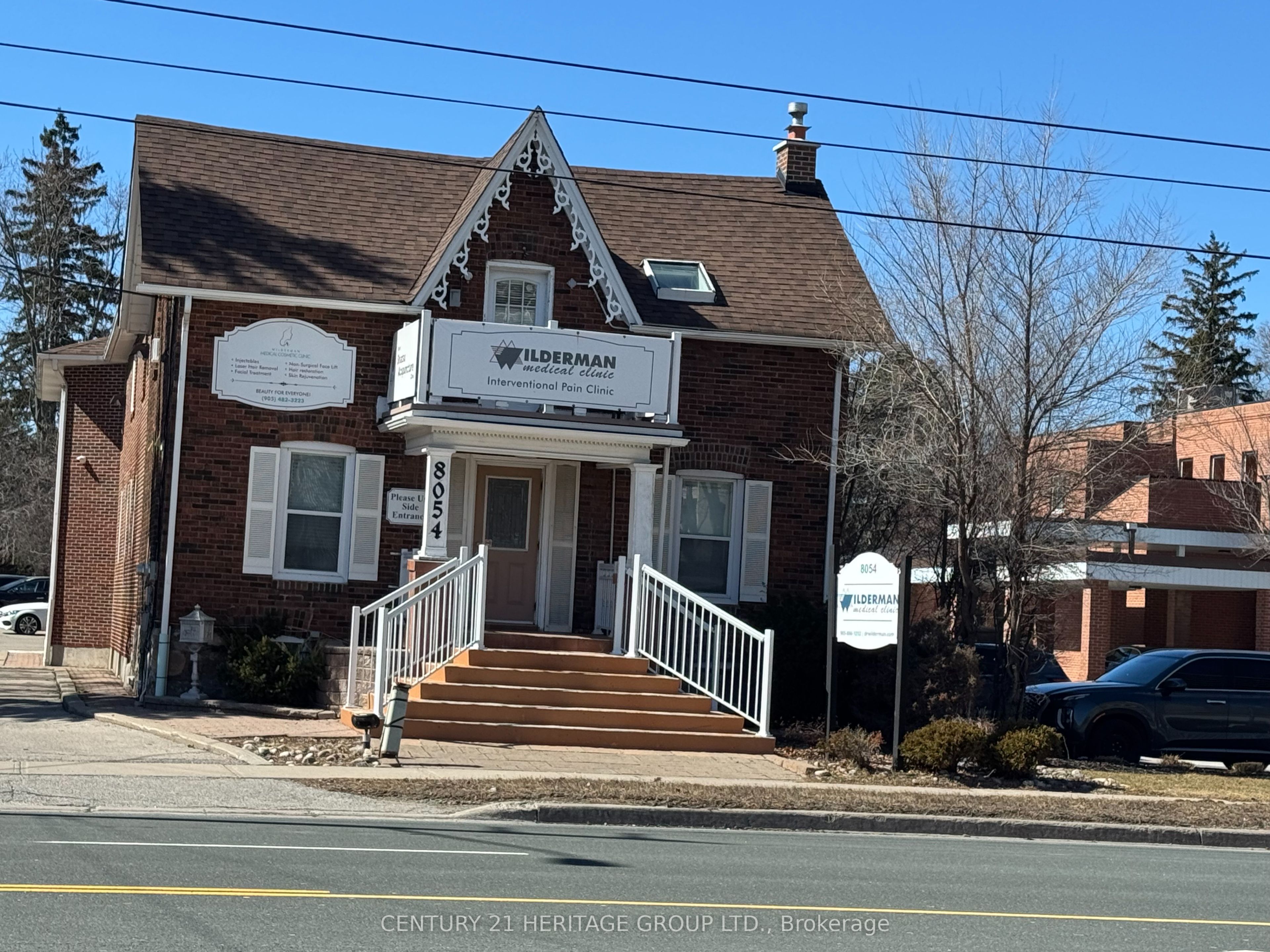 8054 Yonge Street Property Photo 3