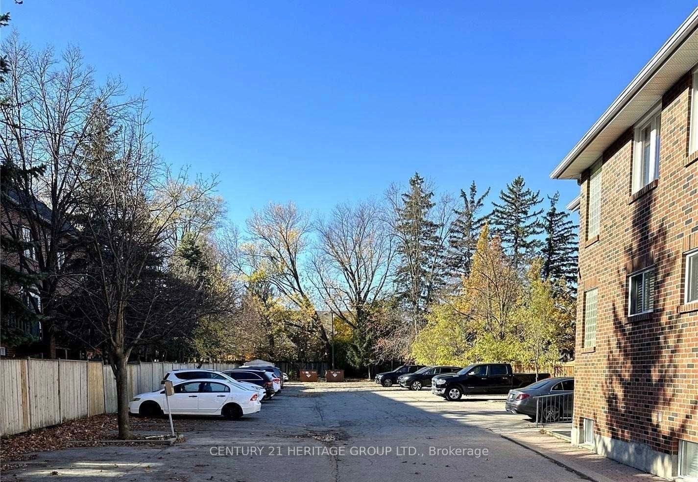 8054 Yonge Street Property Photo 8