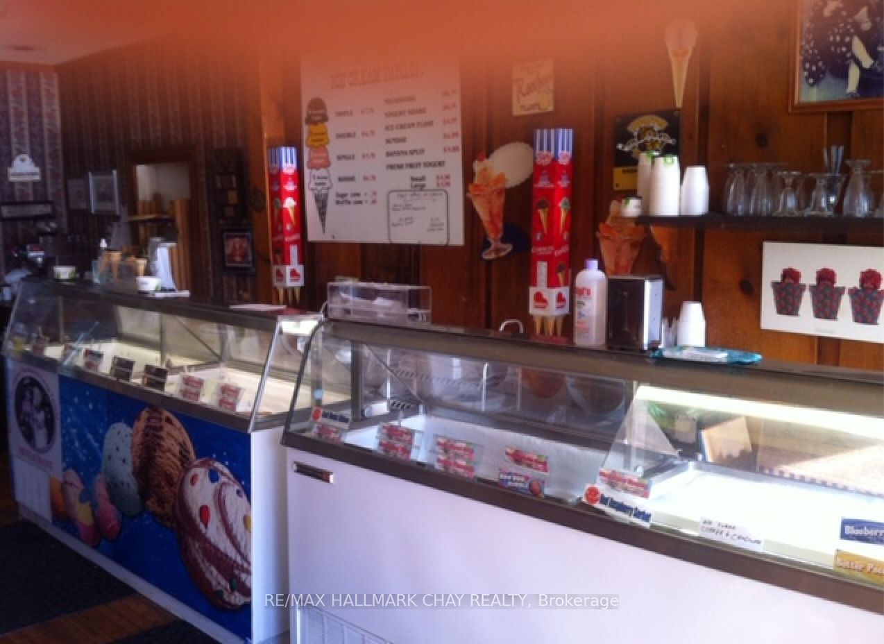 236 Barrie Street Property Photo 2