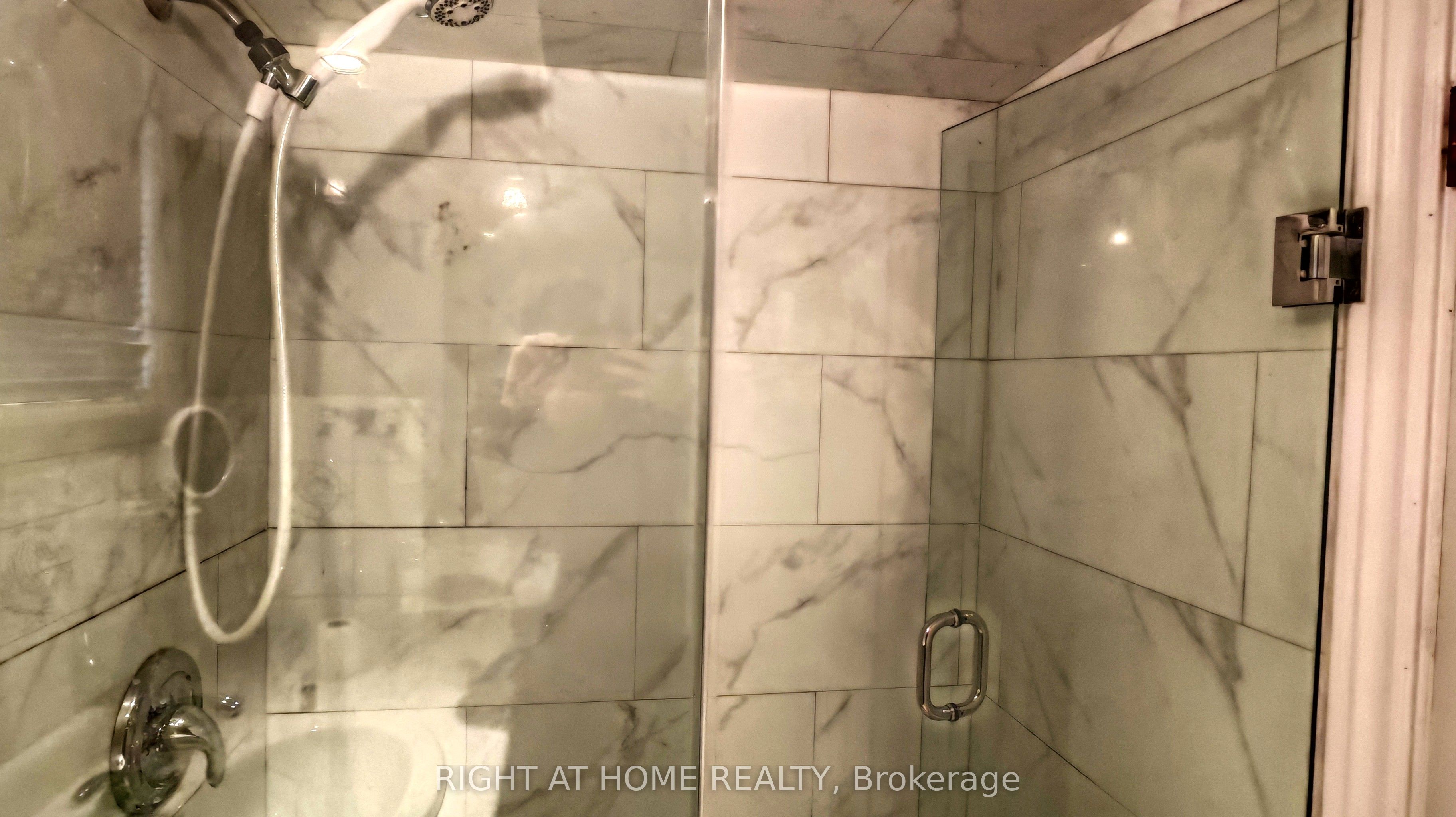 27 Sussex Avenue Basement Property Photo 12
