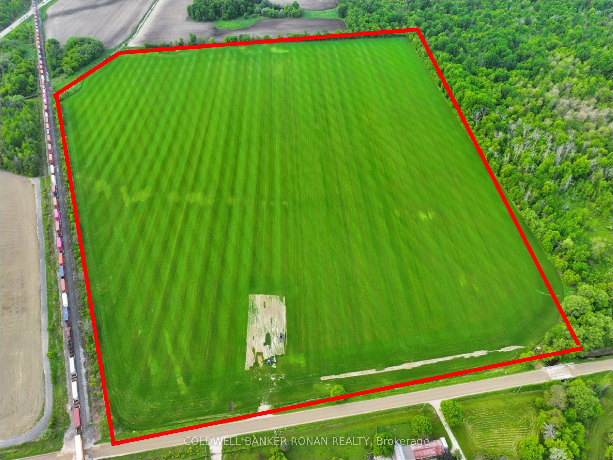 6817 10th Line Property Photo 1