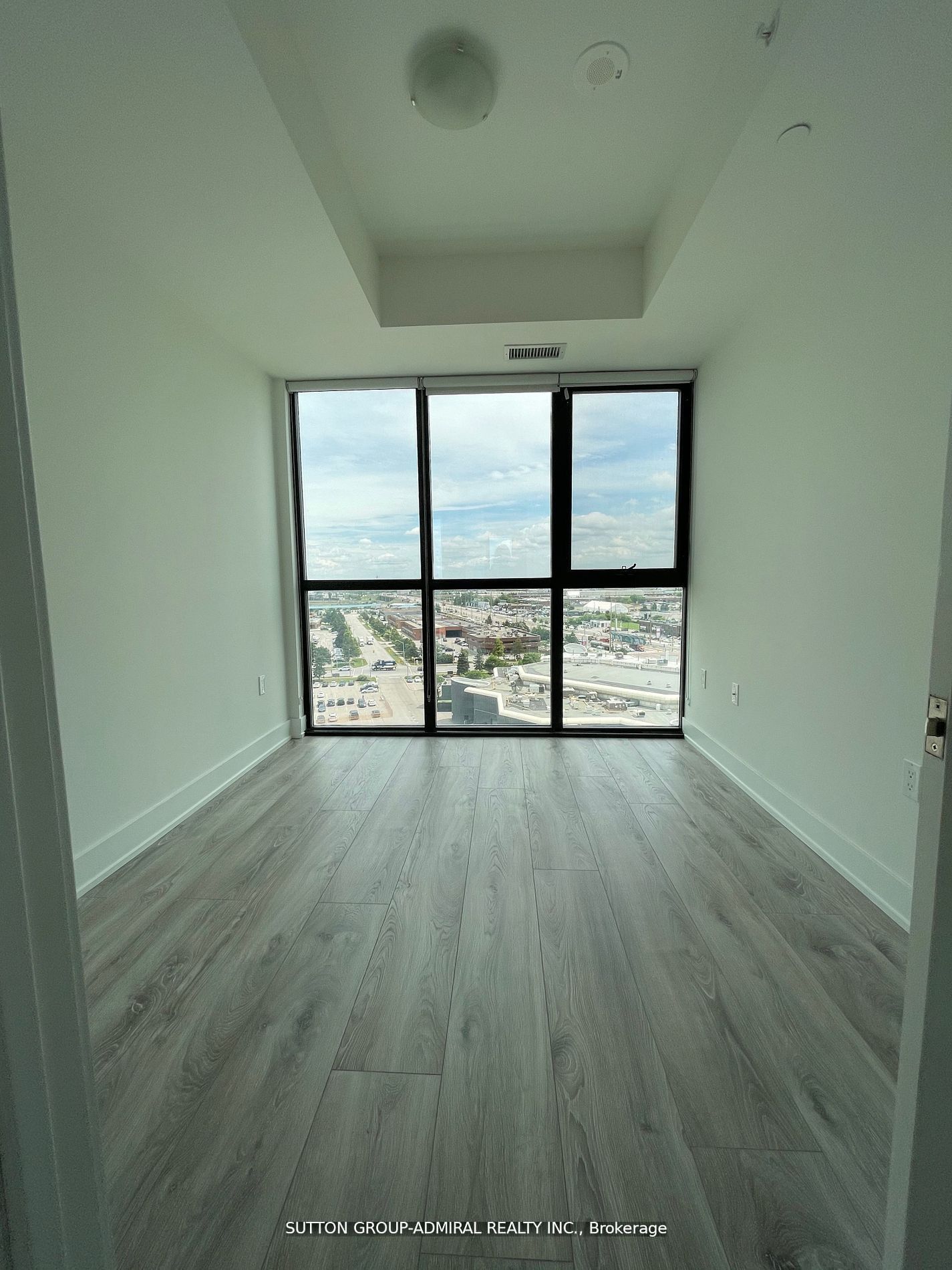 #1101 - 2908 Highway 7 Property Photo 7