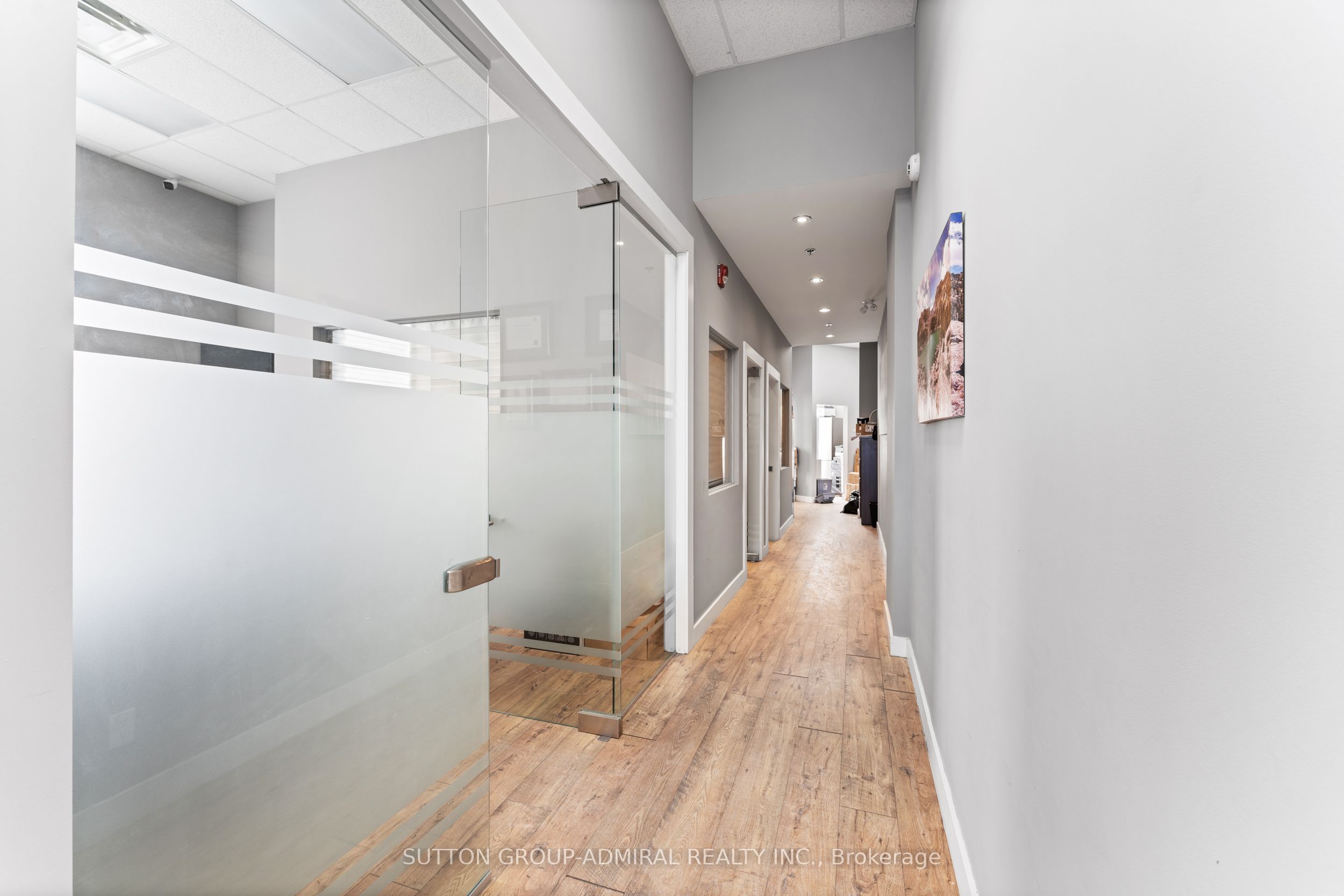 #101 - 10376 Yonge Street Property Photo 3