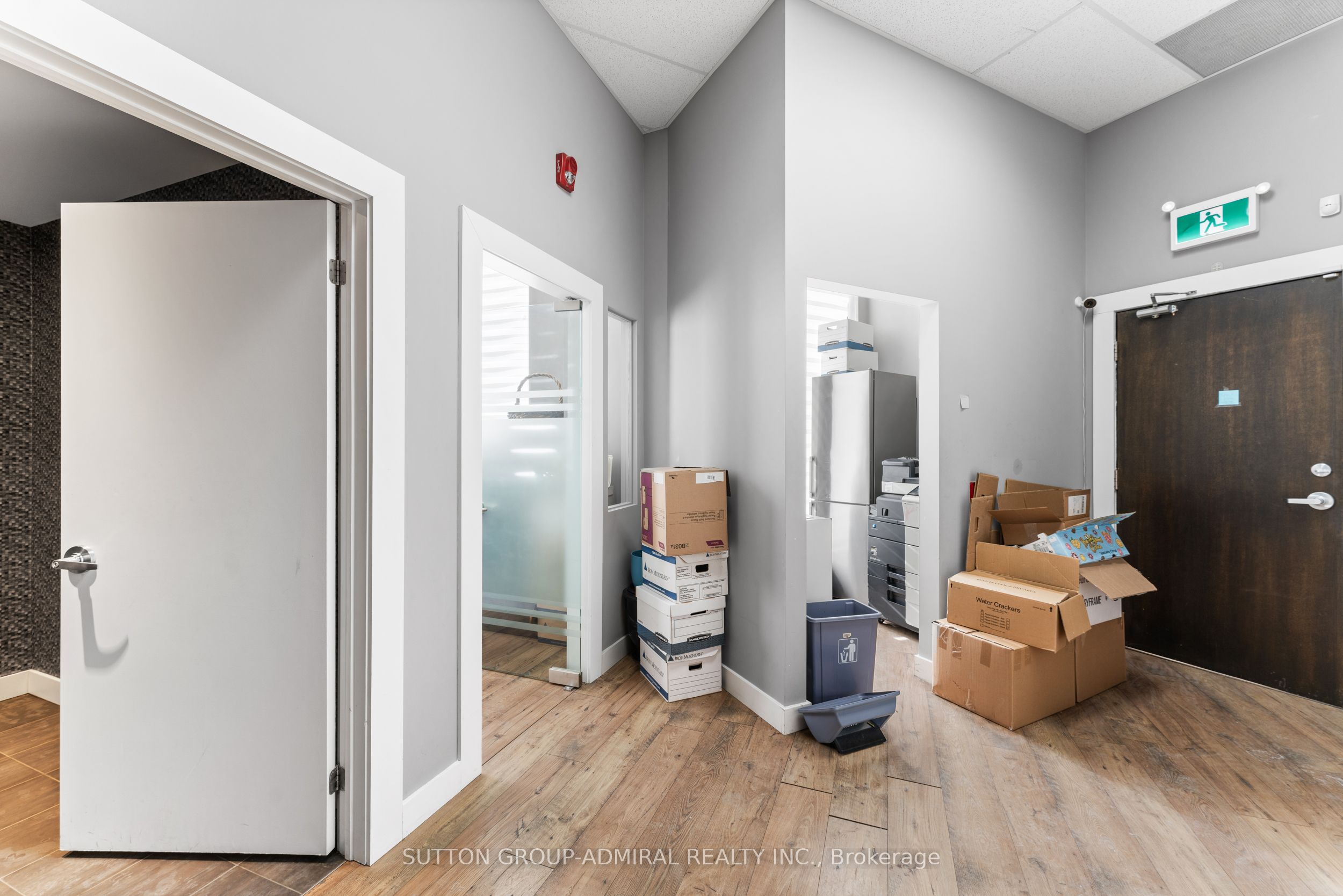 #101 - 10376 Yonge Street Property Photo 8