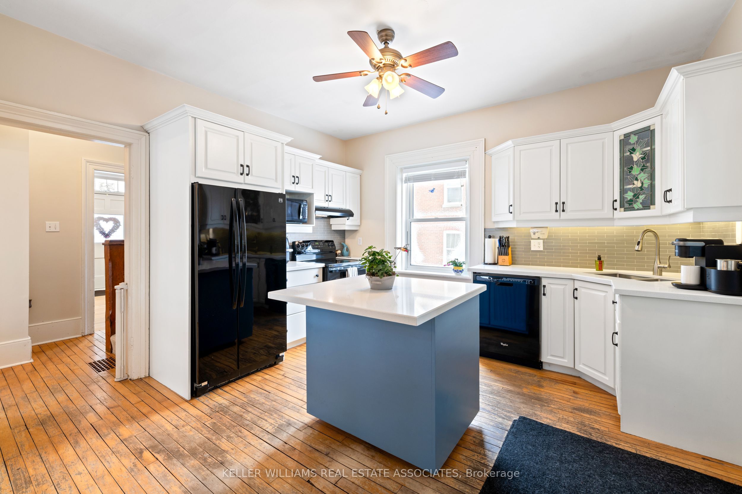 1379 Killarney Beach Road Property Photo 15