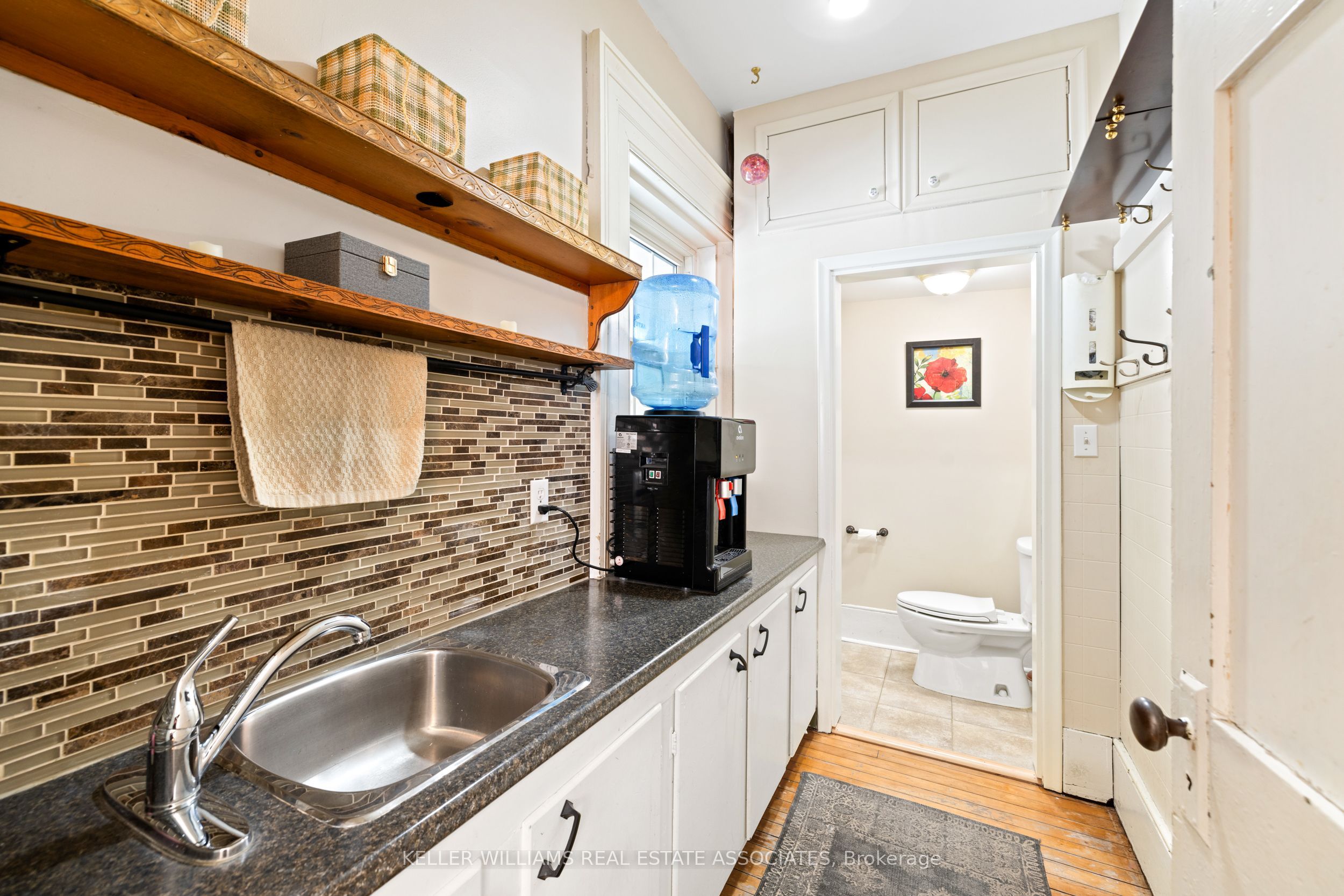 1379 Killarney Beach Road Property Photo 18