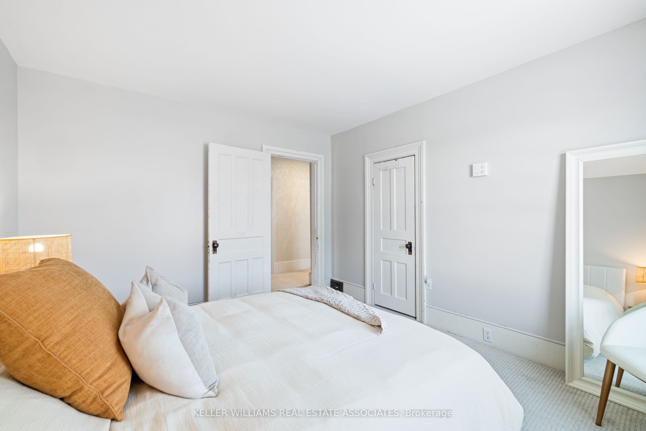 1379 Killarney Beach Road Property Photo 21