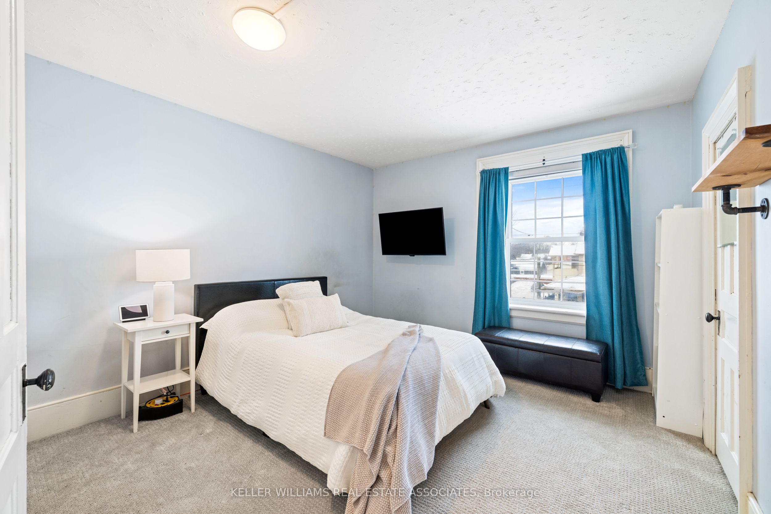 1379 Killarney Beach Road Property Photo 23