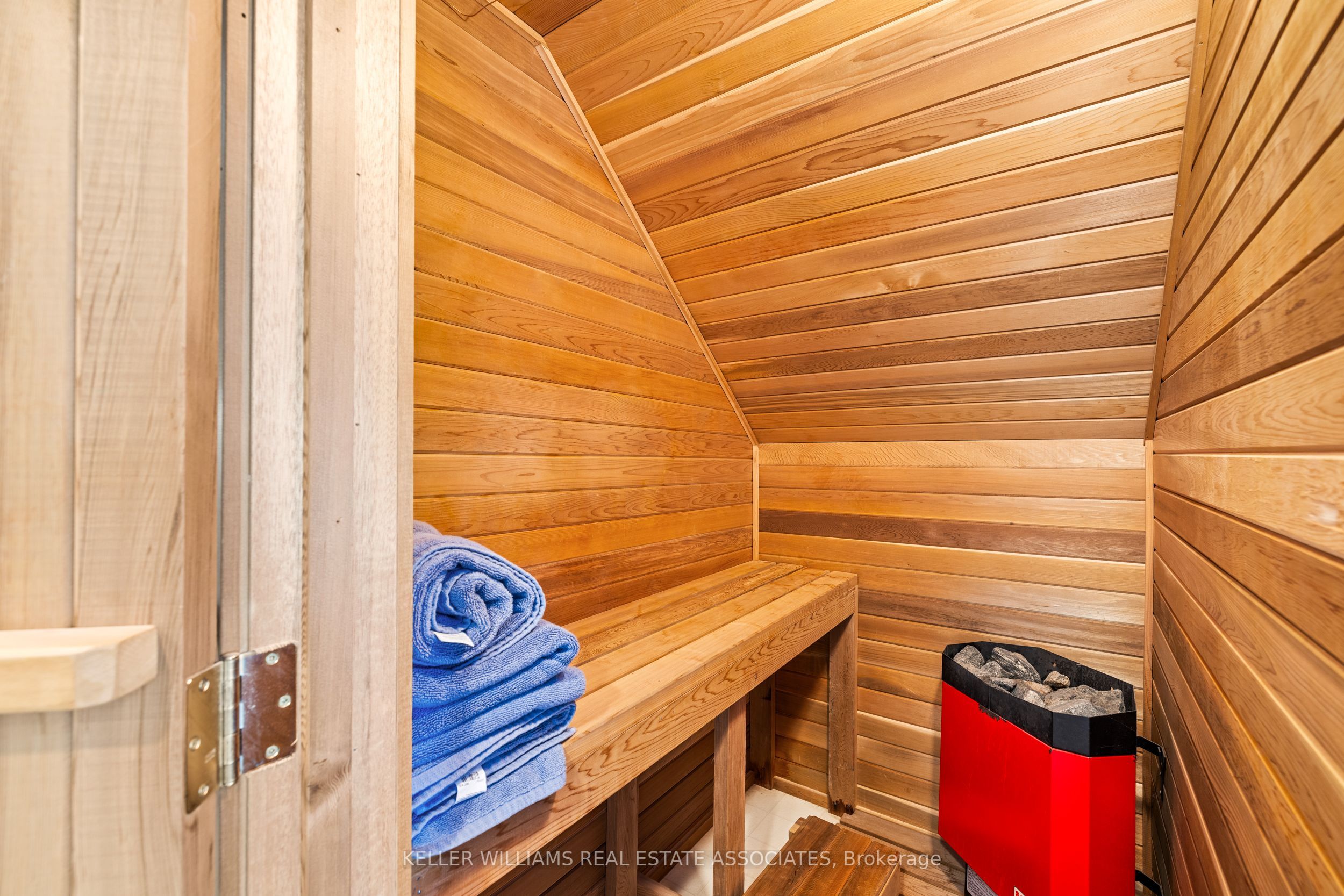 1379 Killarney Beach Road Property Photo 33