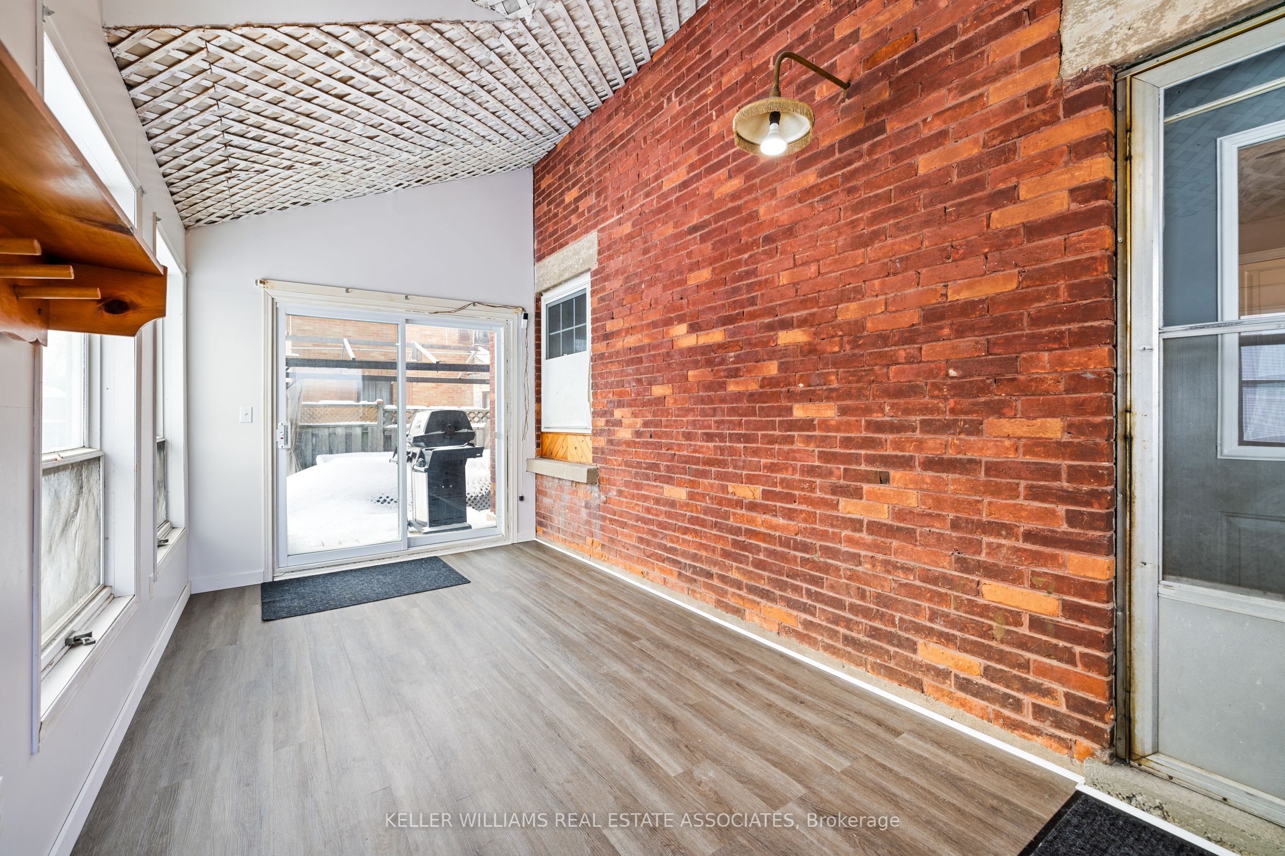 1379 Killarney Beach Road Property Photo 35
