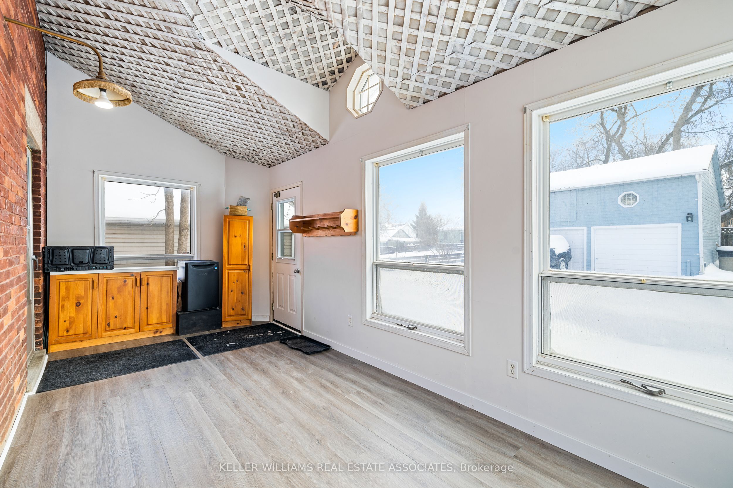 1379 Killarney Beach Road Property Photo 36