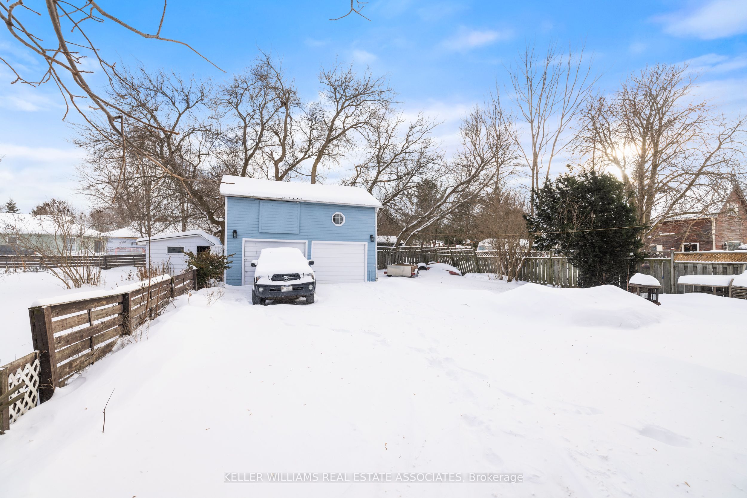 1379 Killarney Beach Road Property Photo 37