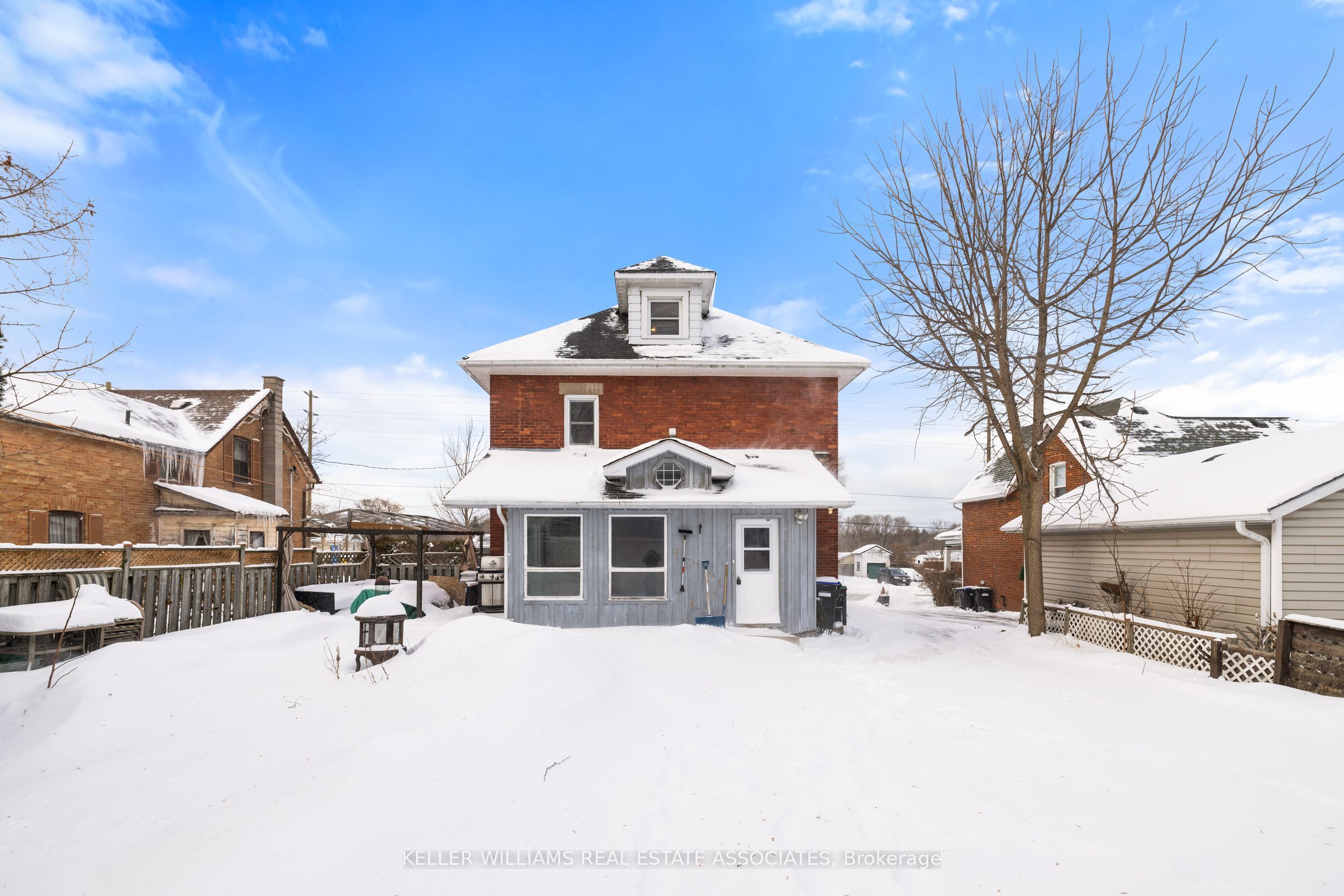 1379 Killarney Beach Road Property Photo 39