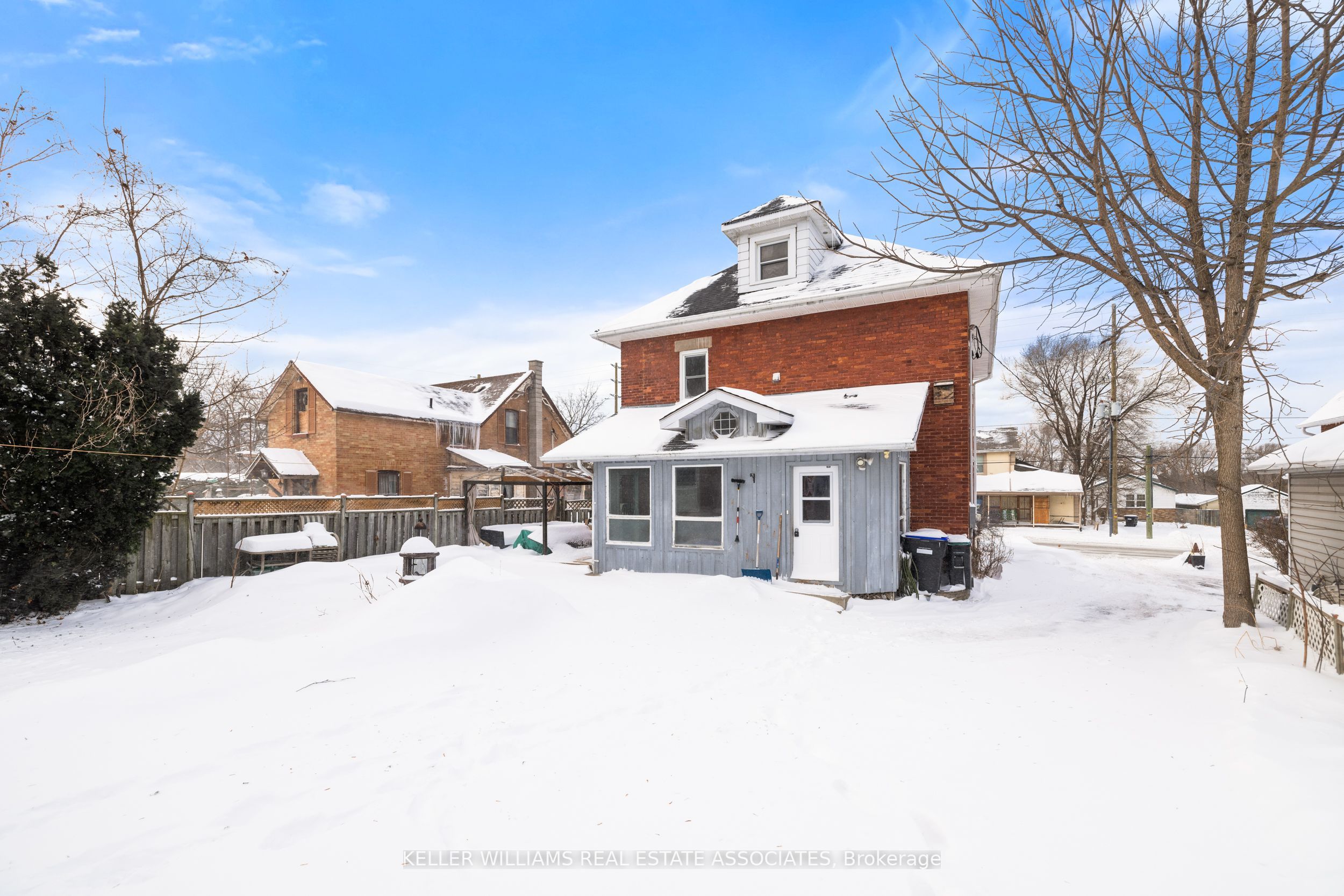 1379 Killarney Beach Road Property Photo 41