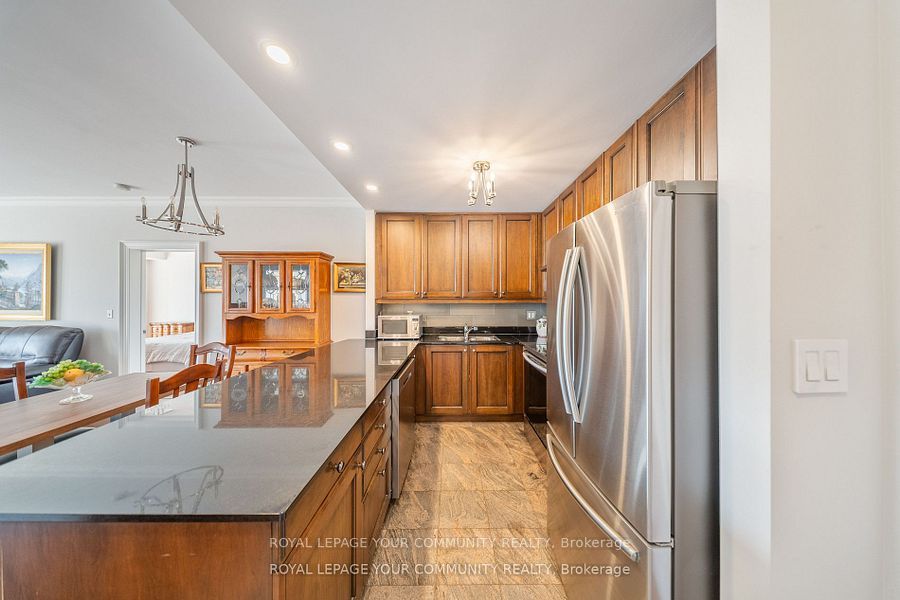 #ph 412 - 4620 Highway 7 Property Photo 5