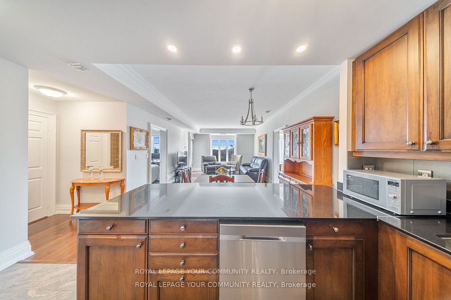 #ph 412 - 4620 Highway 7 Property Photo 6