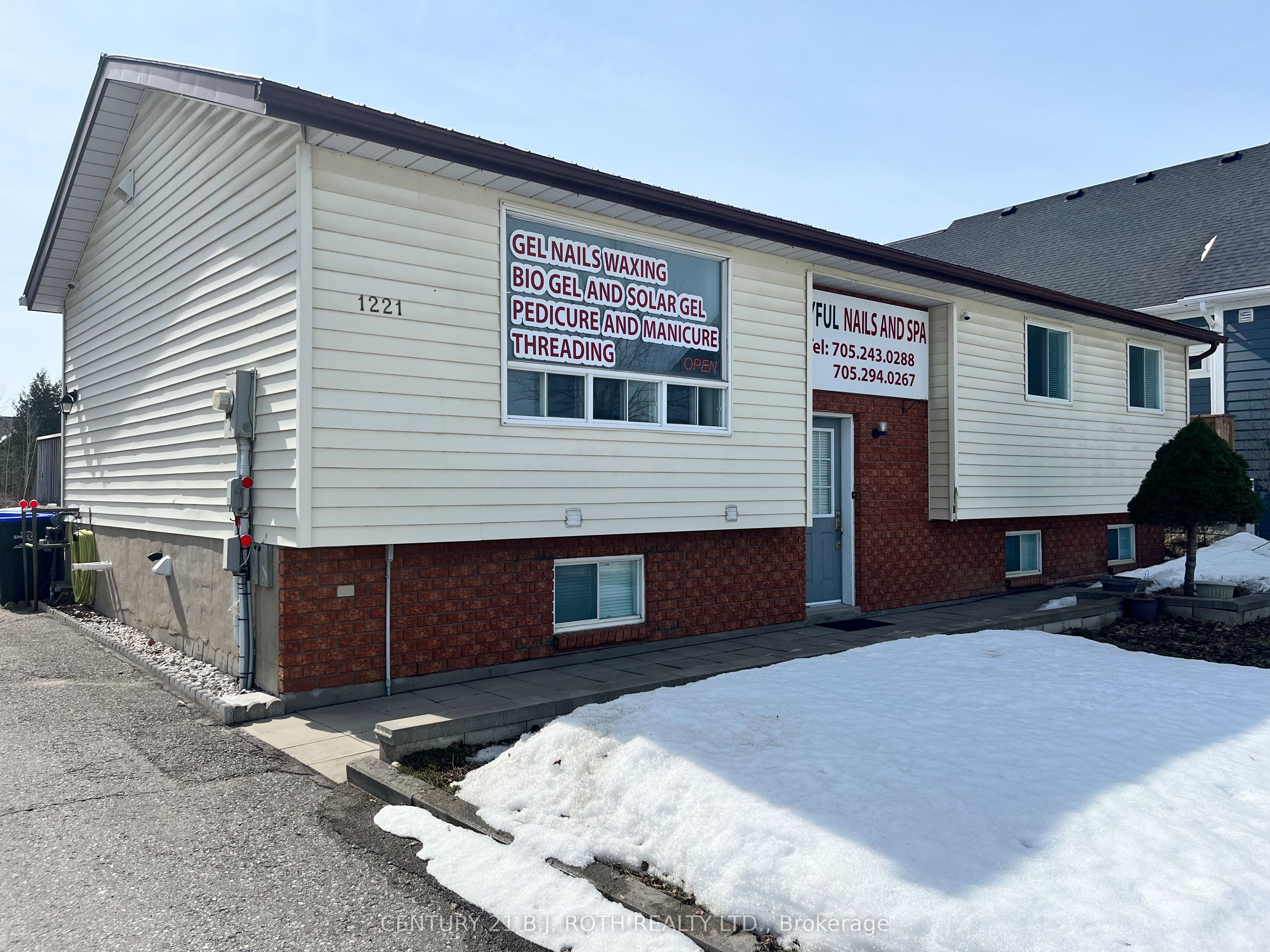 #upper - 1221 Innisfil Beach Road Property Photo