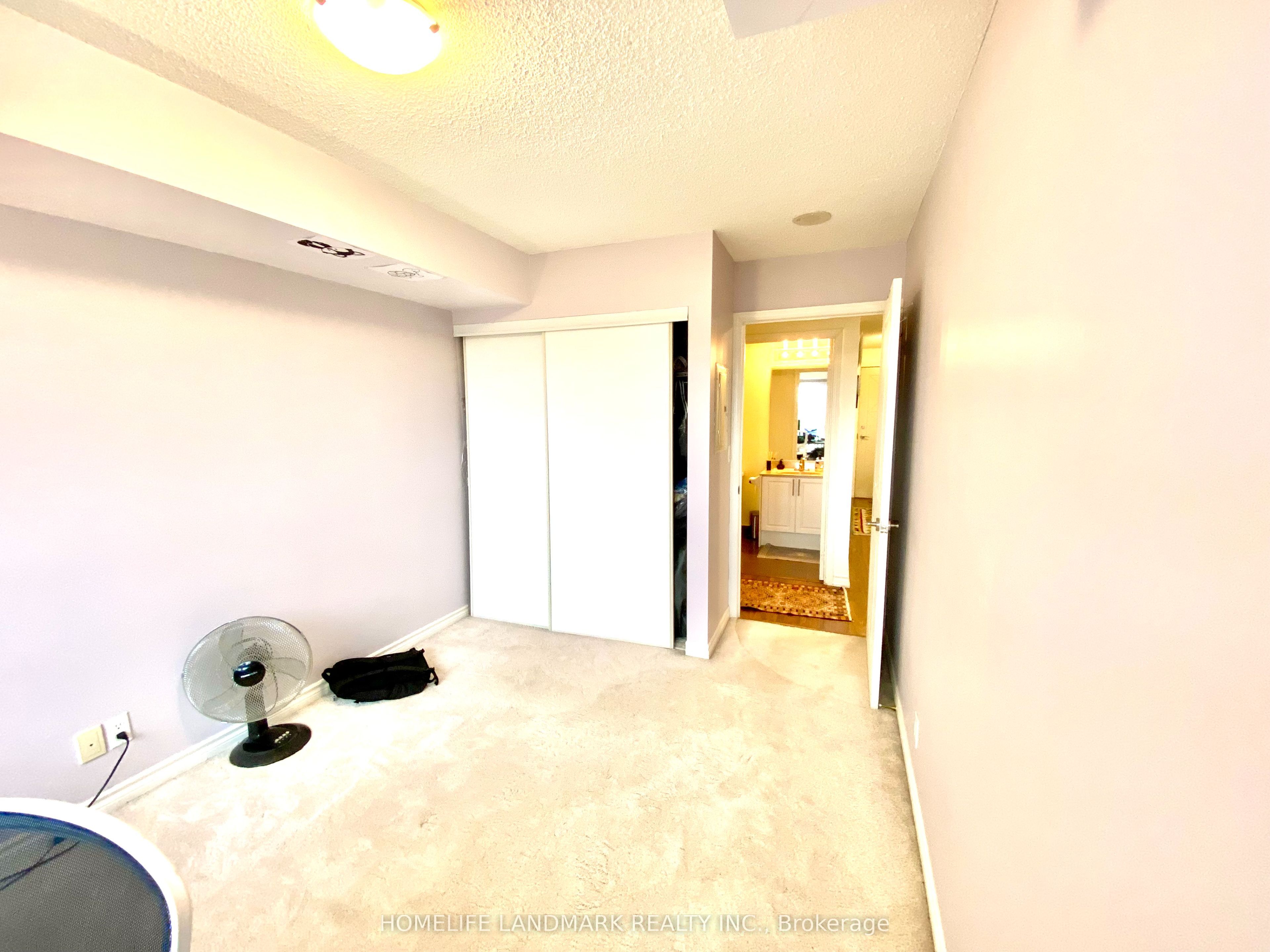 #911 - 18 Harding Boulevard Property Photo 10