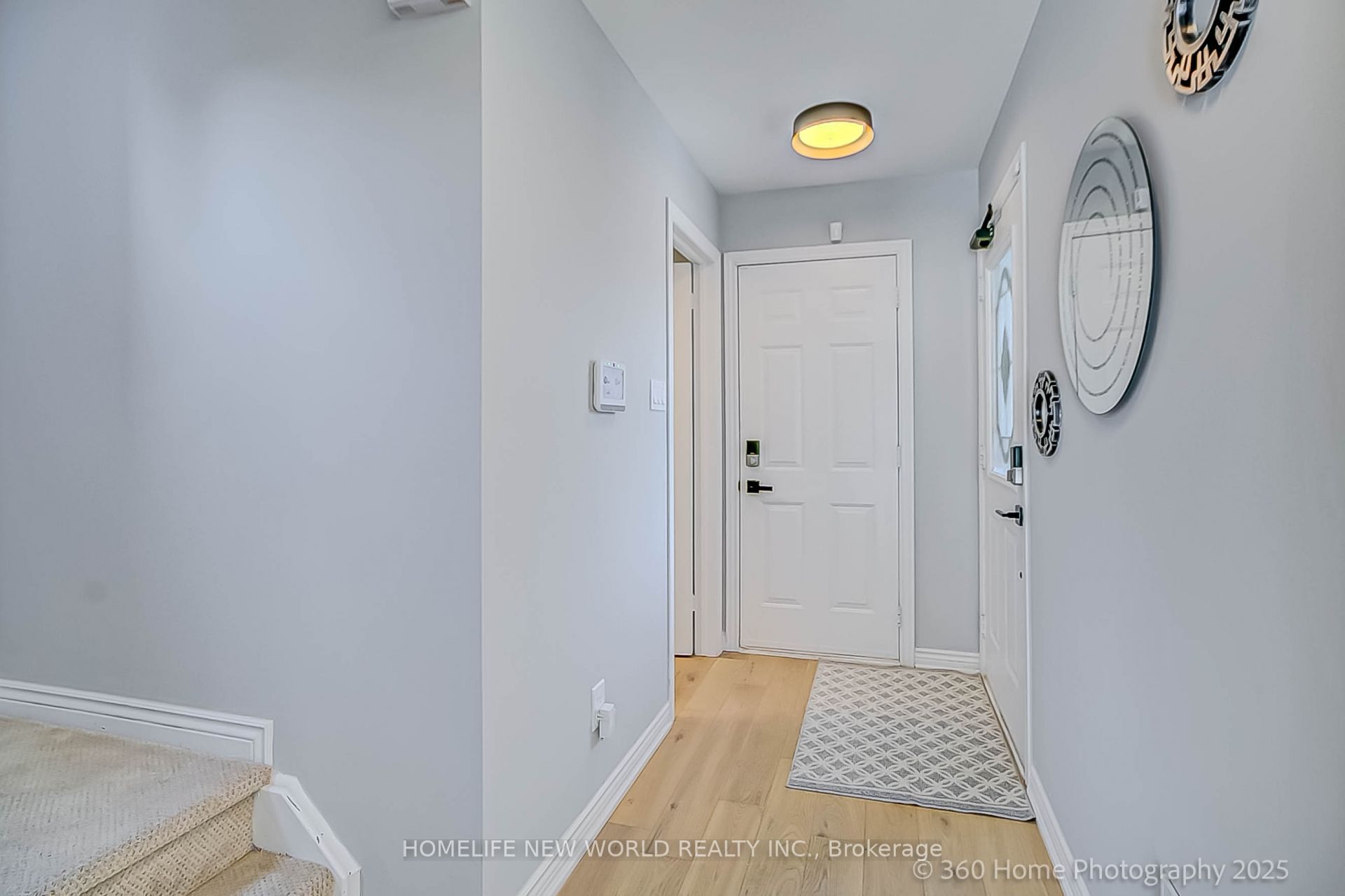 350 Pickering Crescent Property Photo 5