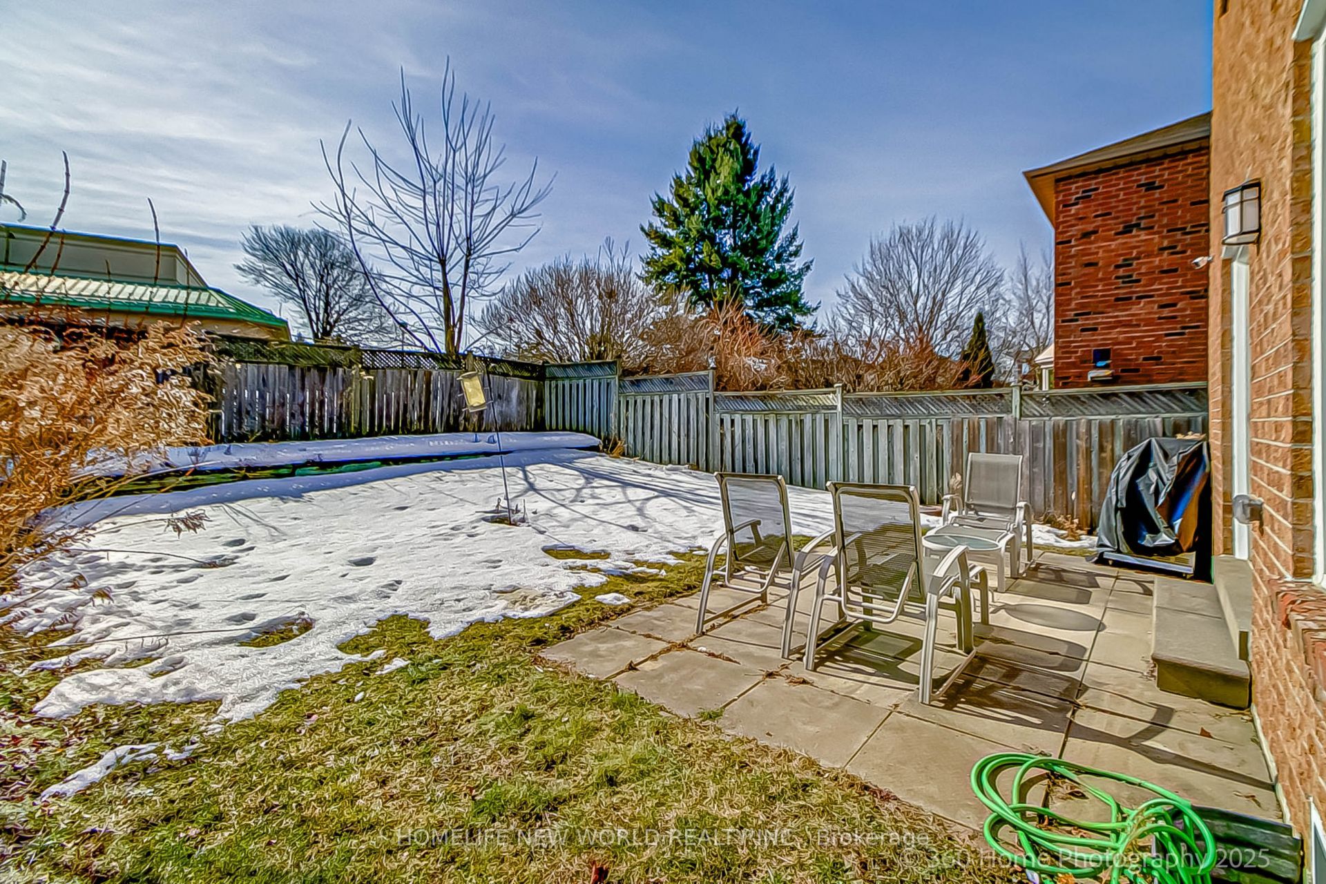 350 Pickering Crescent Property Photo 9