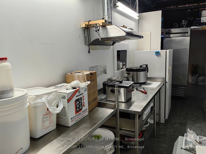 #110 - 3322 Bur Oak Avenue Property Photo 20