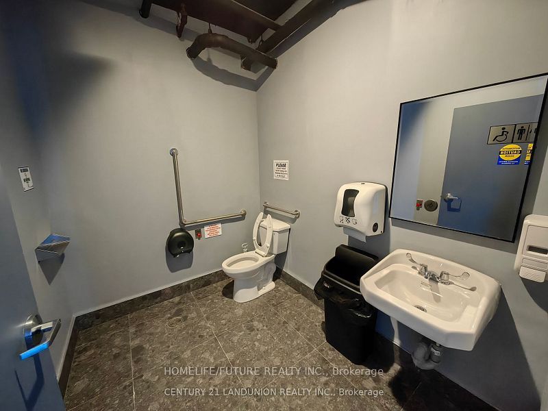 #110 - 3322 Bur Oak Avenue Property Photo 21