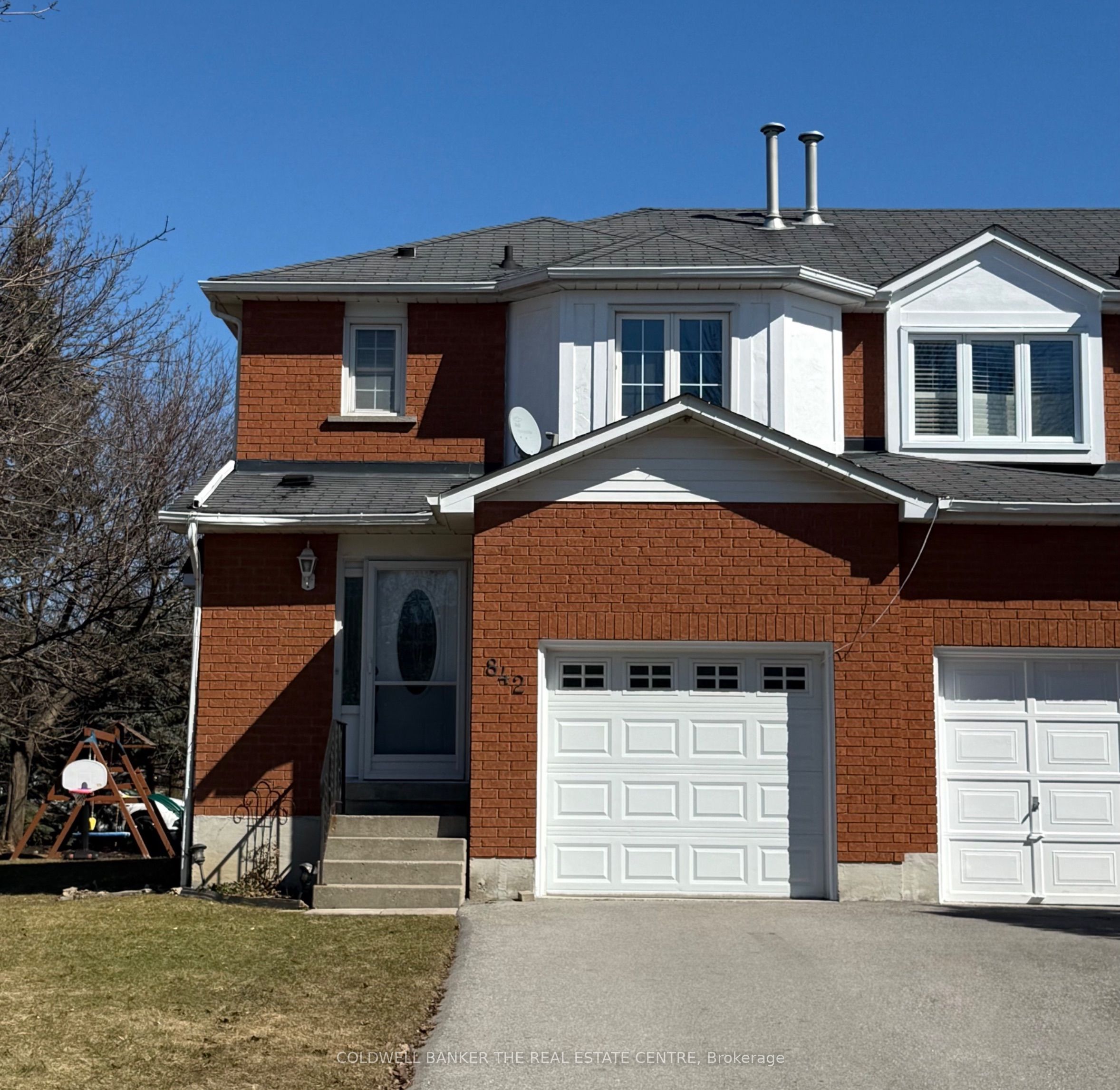 842 Clancey Crescent Property Photo 1