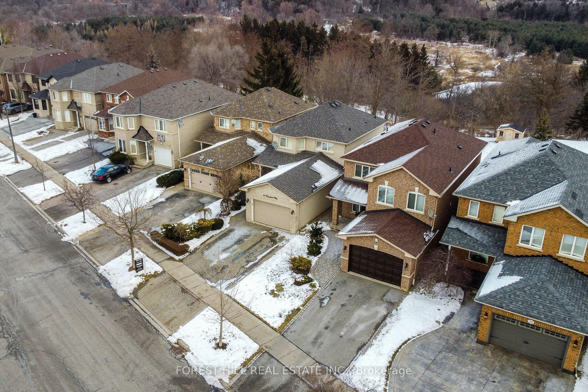 64 Royalpark Way Property Photo 1