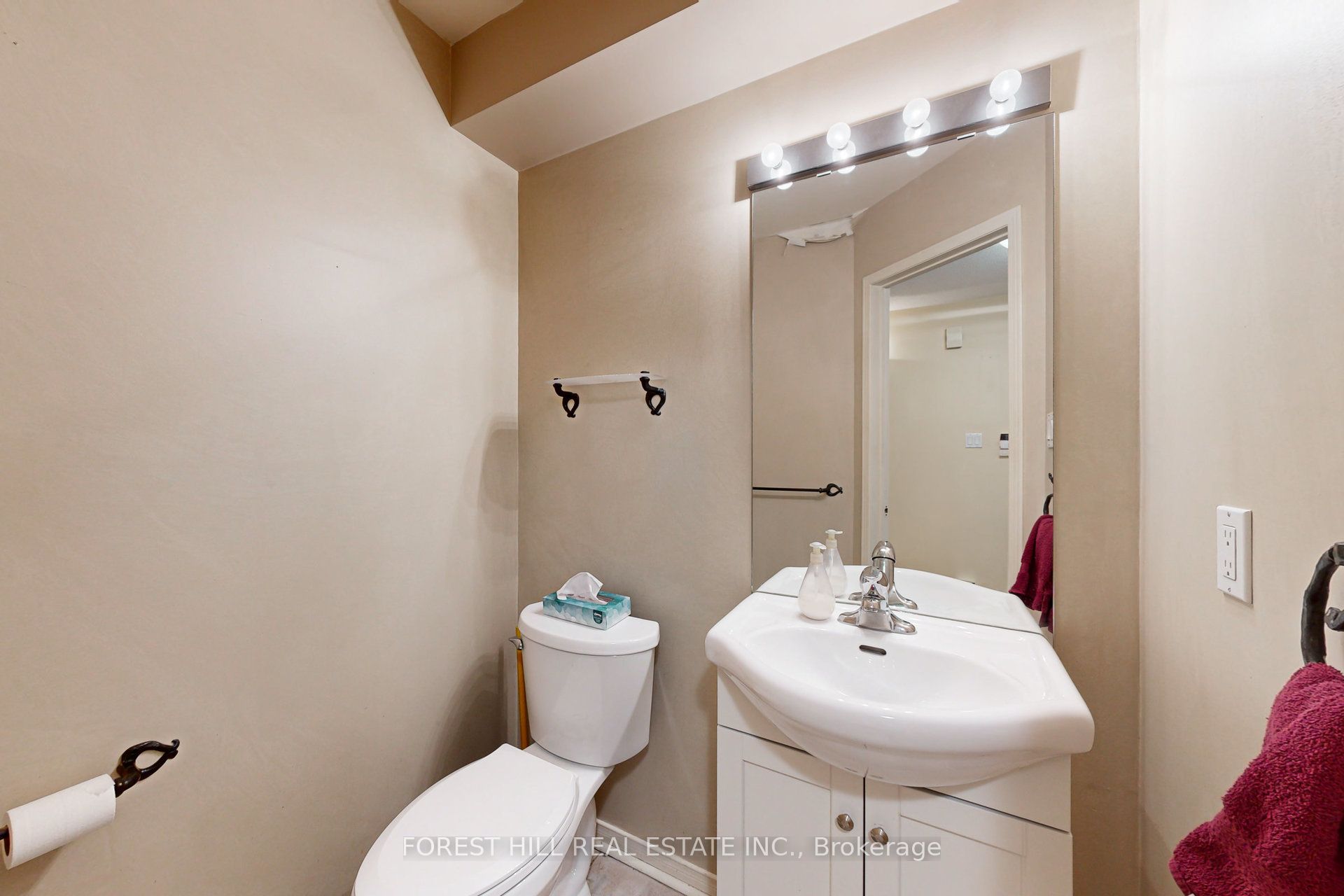 64 Royalpark Way Property Photo 19