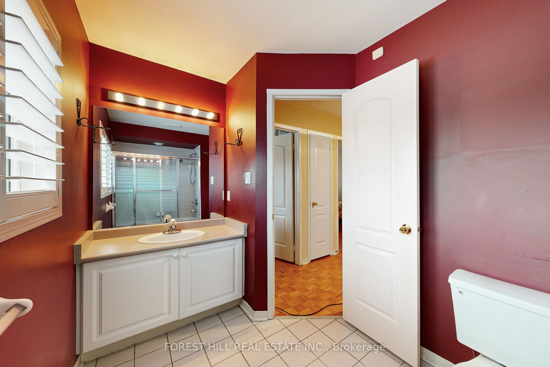 64 Royalpark Way Property Photo 26