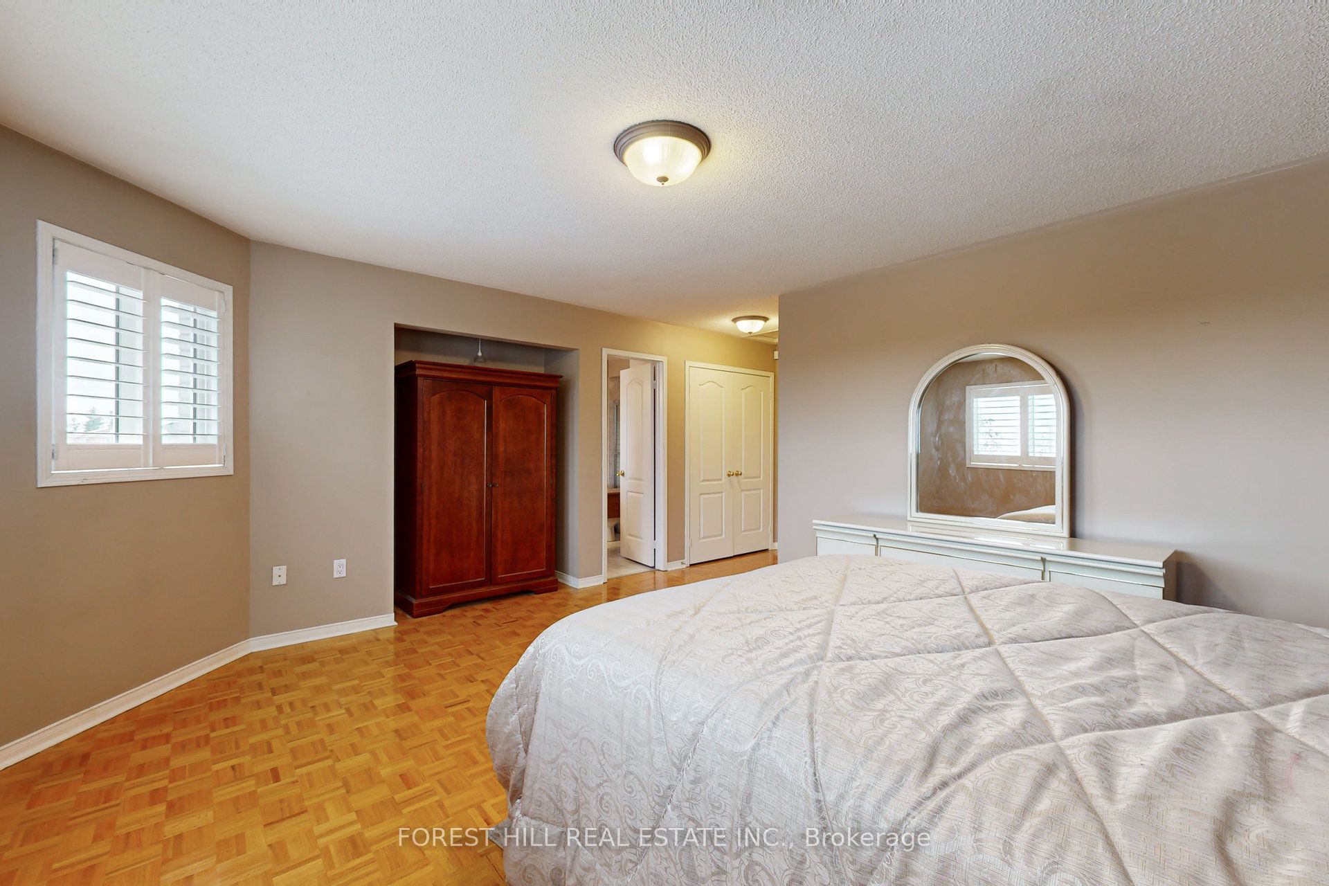 64 Royalpark Way Property Photo 31