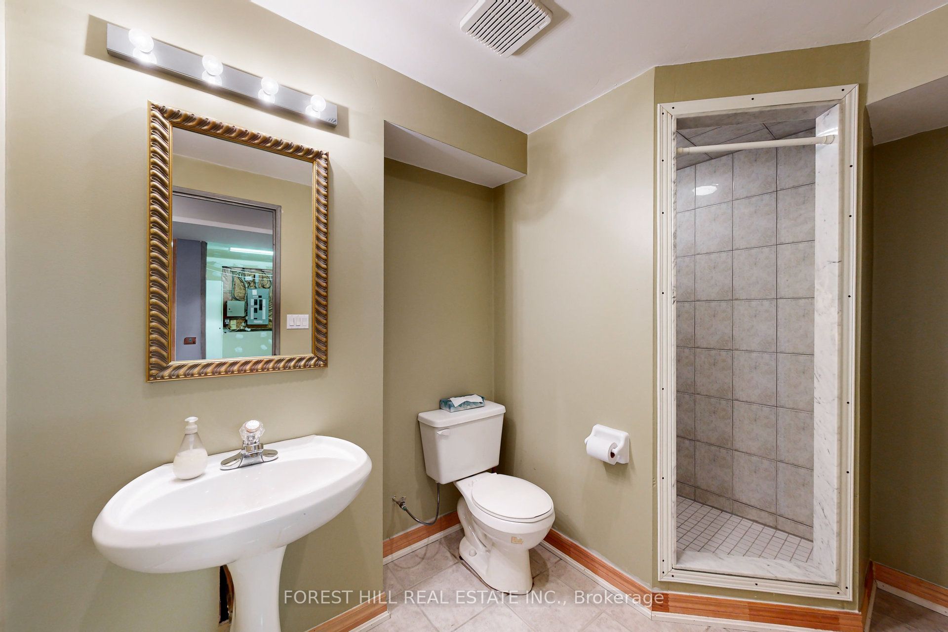 64 Royalpark Way Property Photo 38