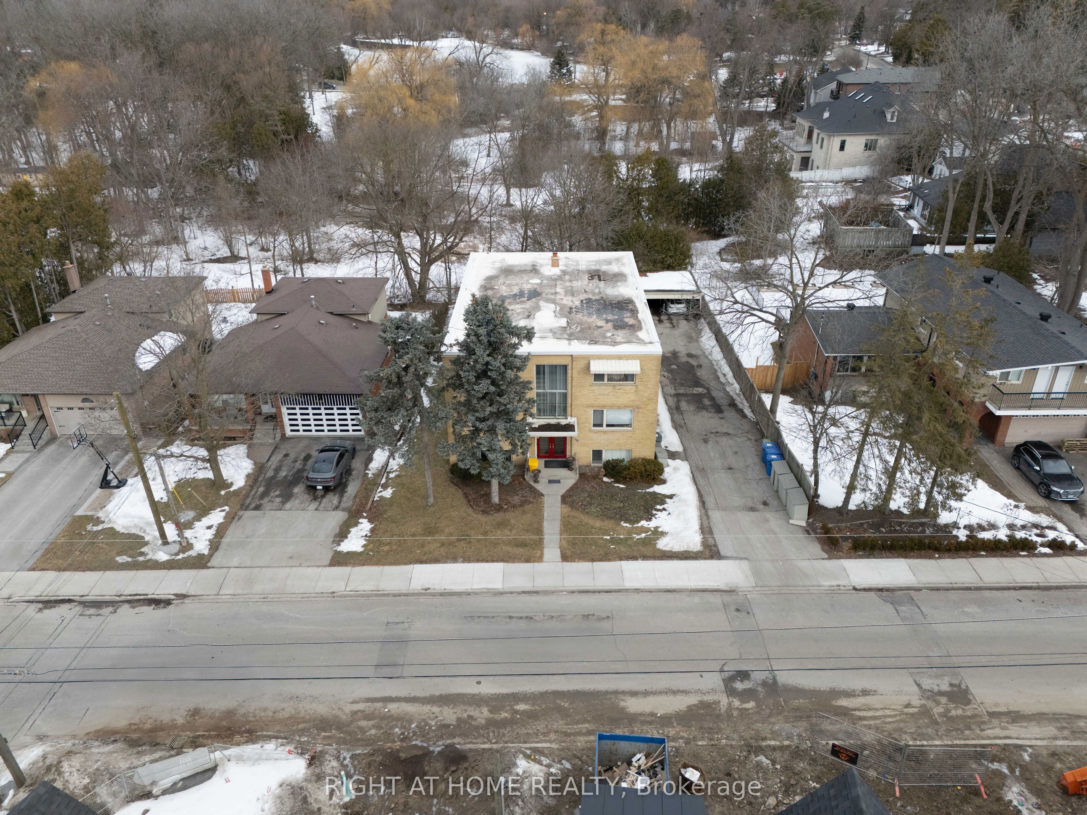 285 Richmond Street Property Photo 3