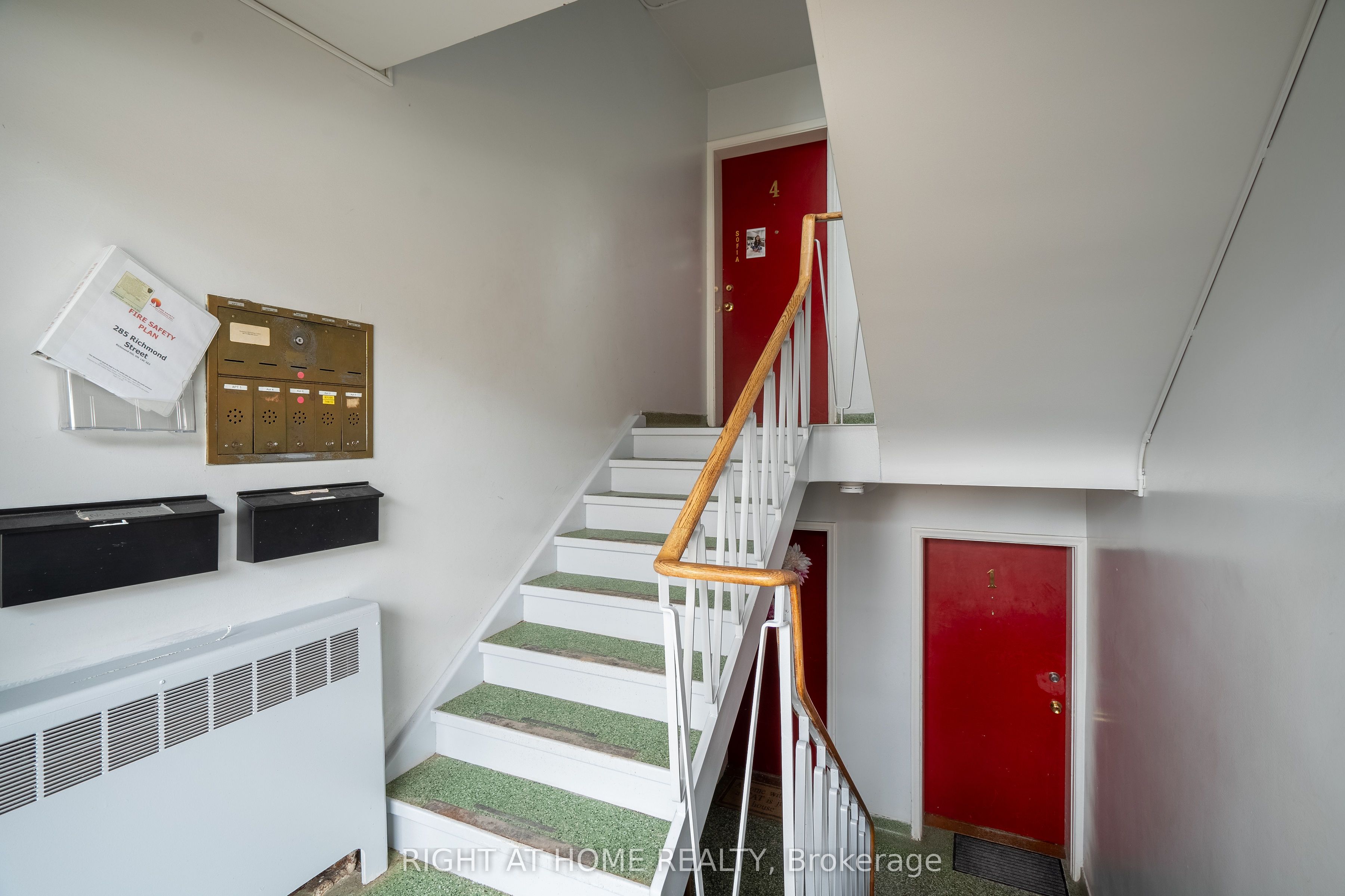 285 Richmond Street Property Photo 4