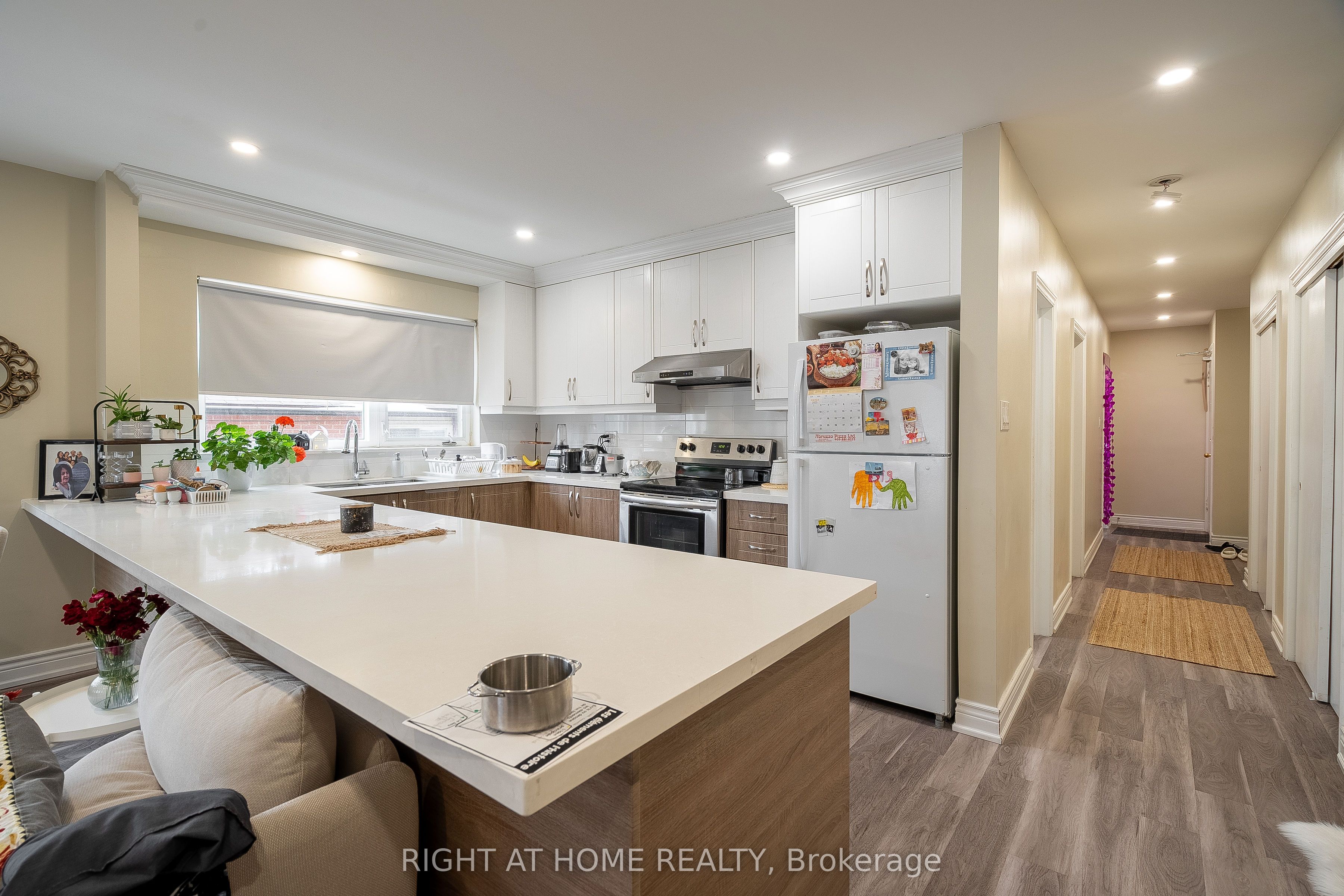 285 Richmond Street Property Photo 11