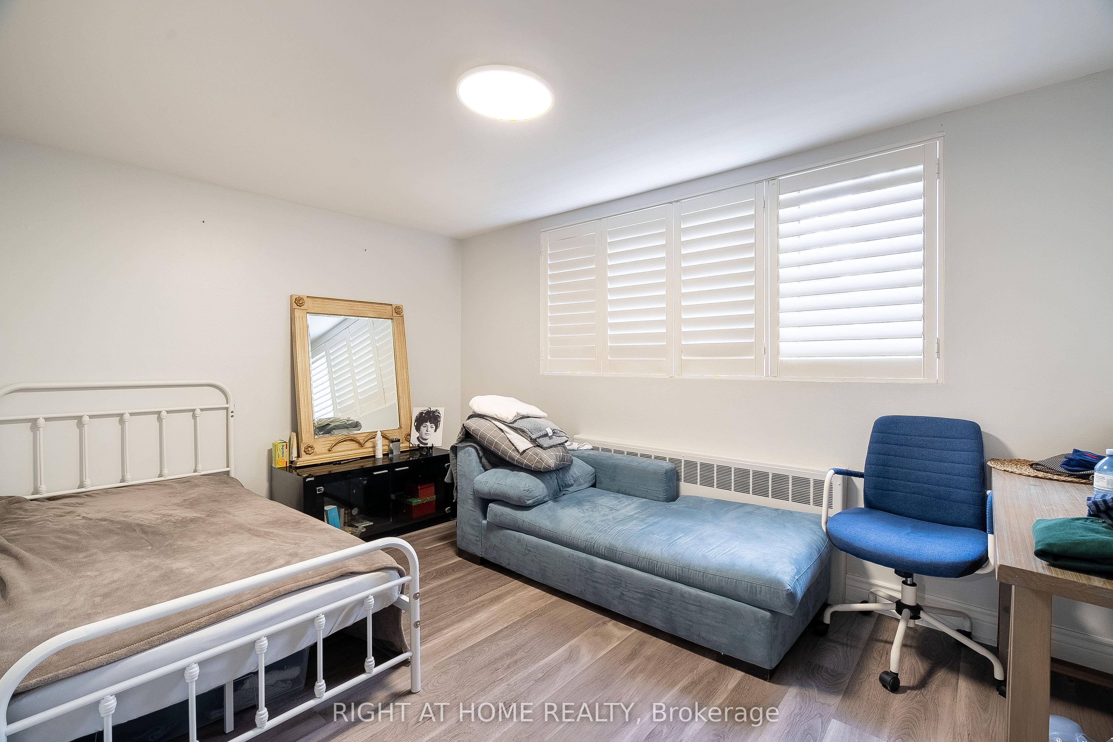 285 Richmond Street Property Photo 21