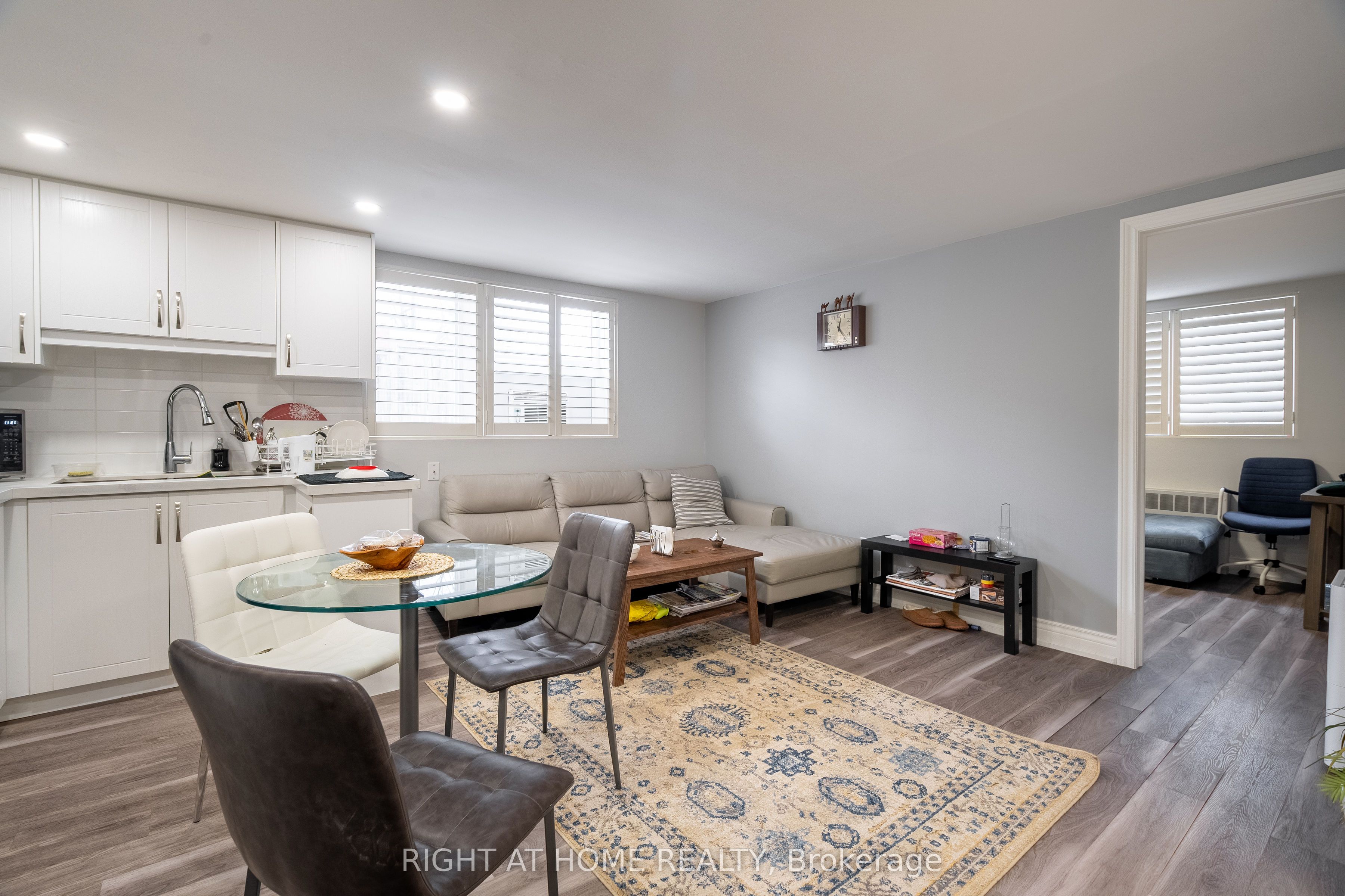 285 Richmond Street Property Photo 23