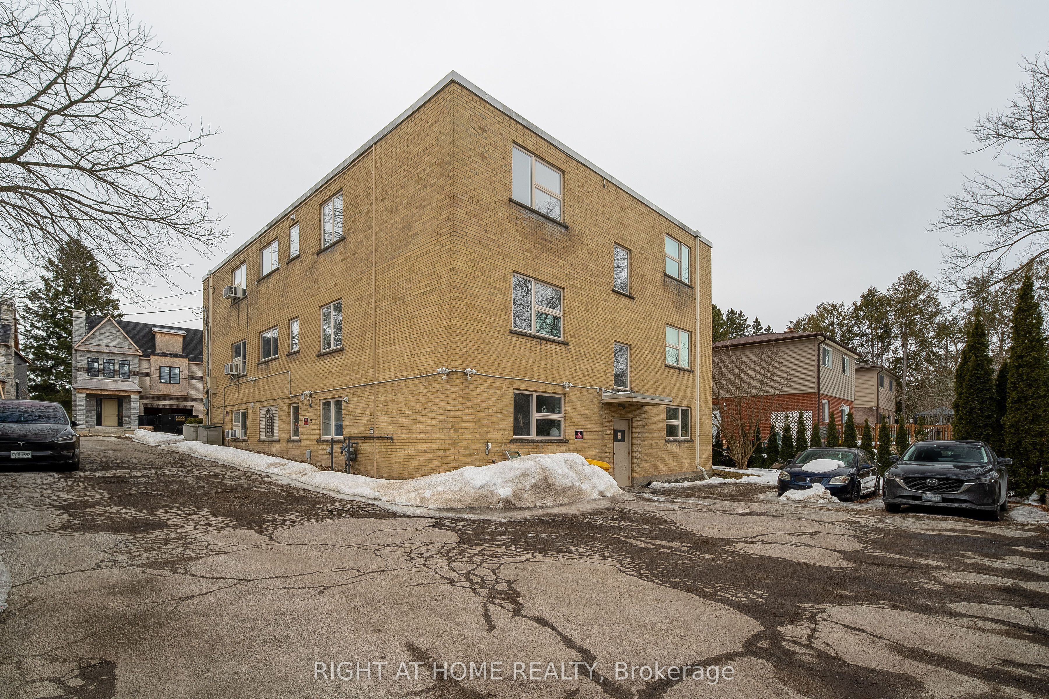285 Richmond Street Property Photo 26