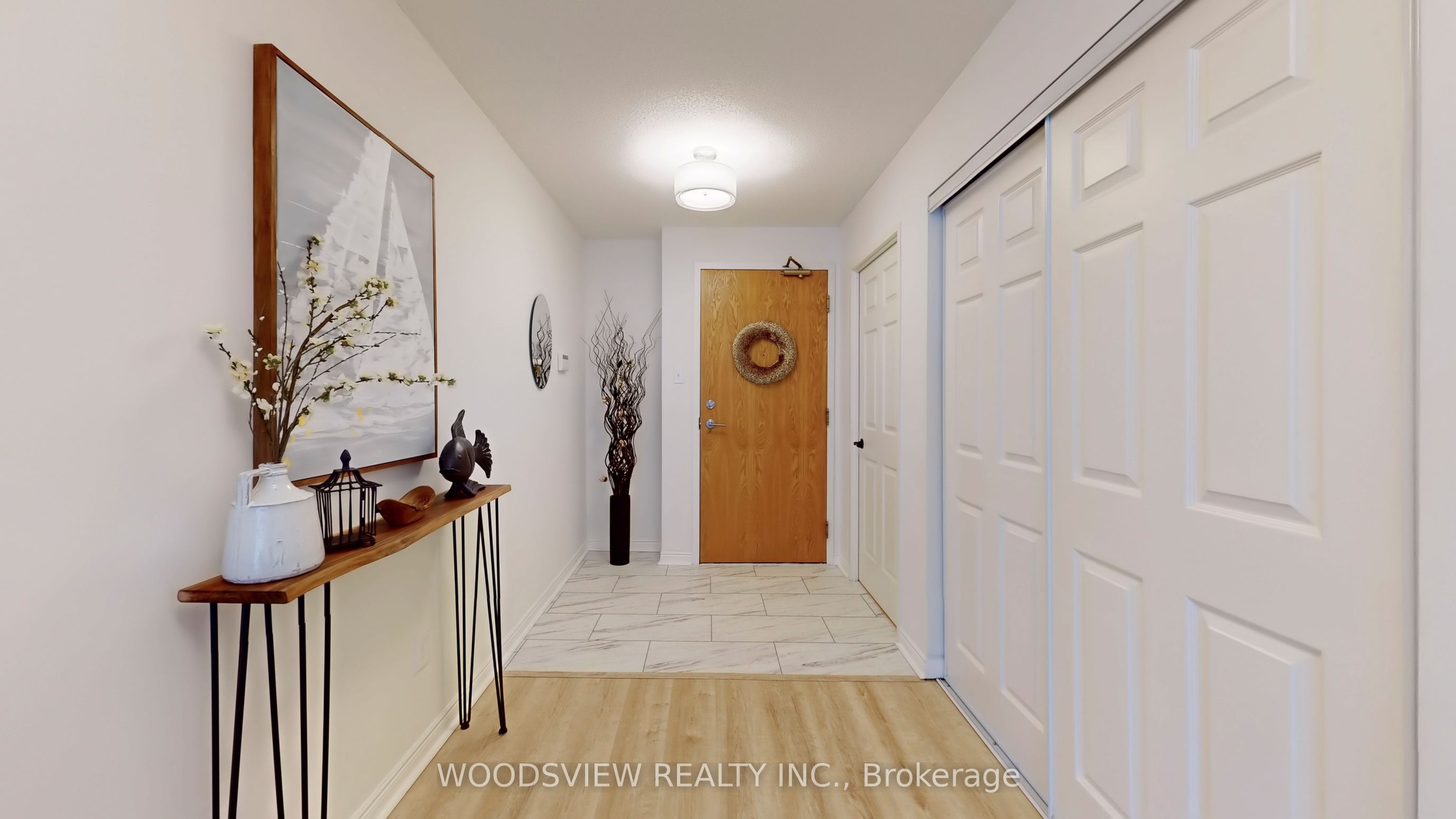 14924 Yonge St Property Photo