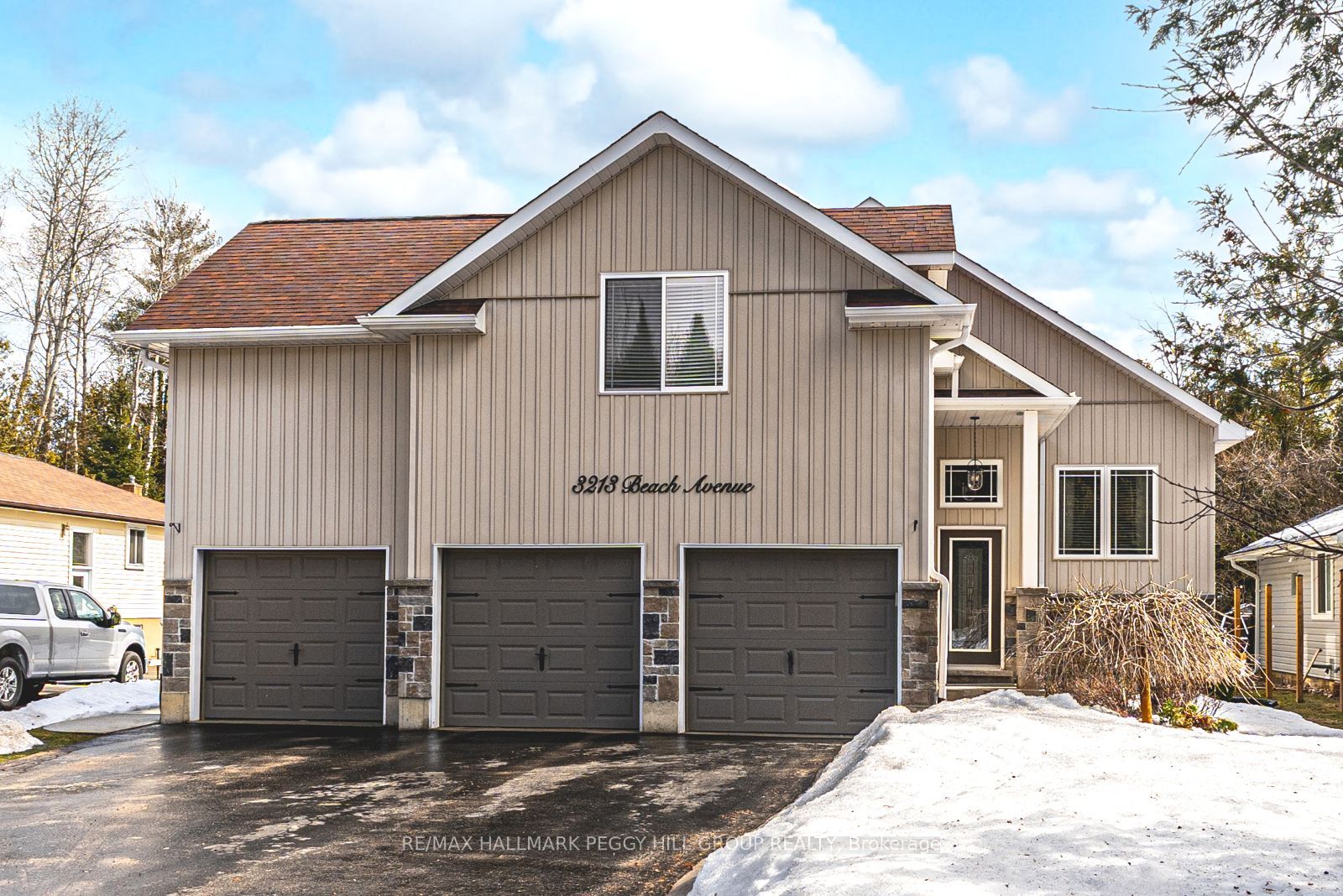 3213 Beach Avenue Property Photo