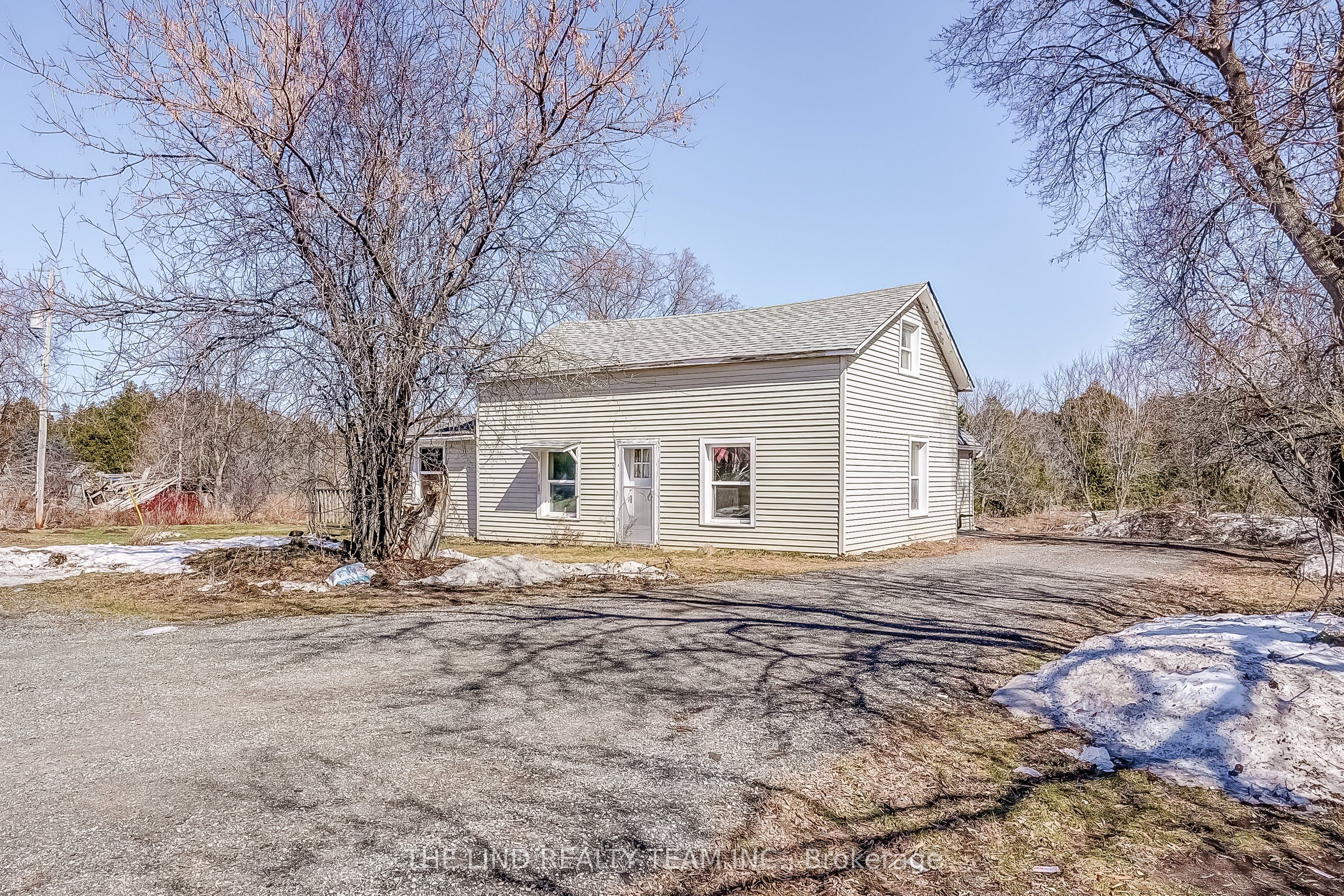 606 Catering Road Property Photo