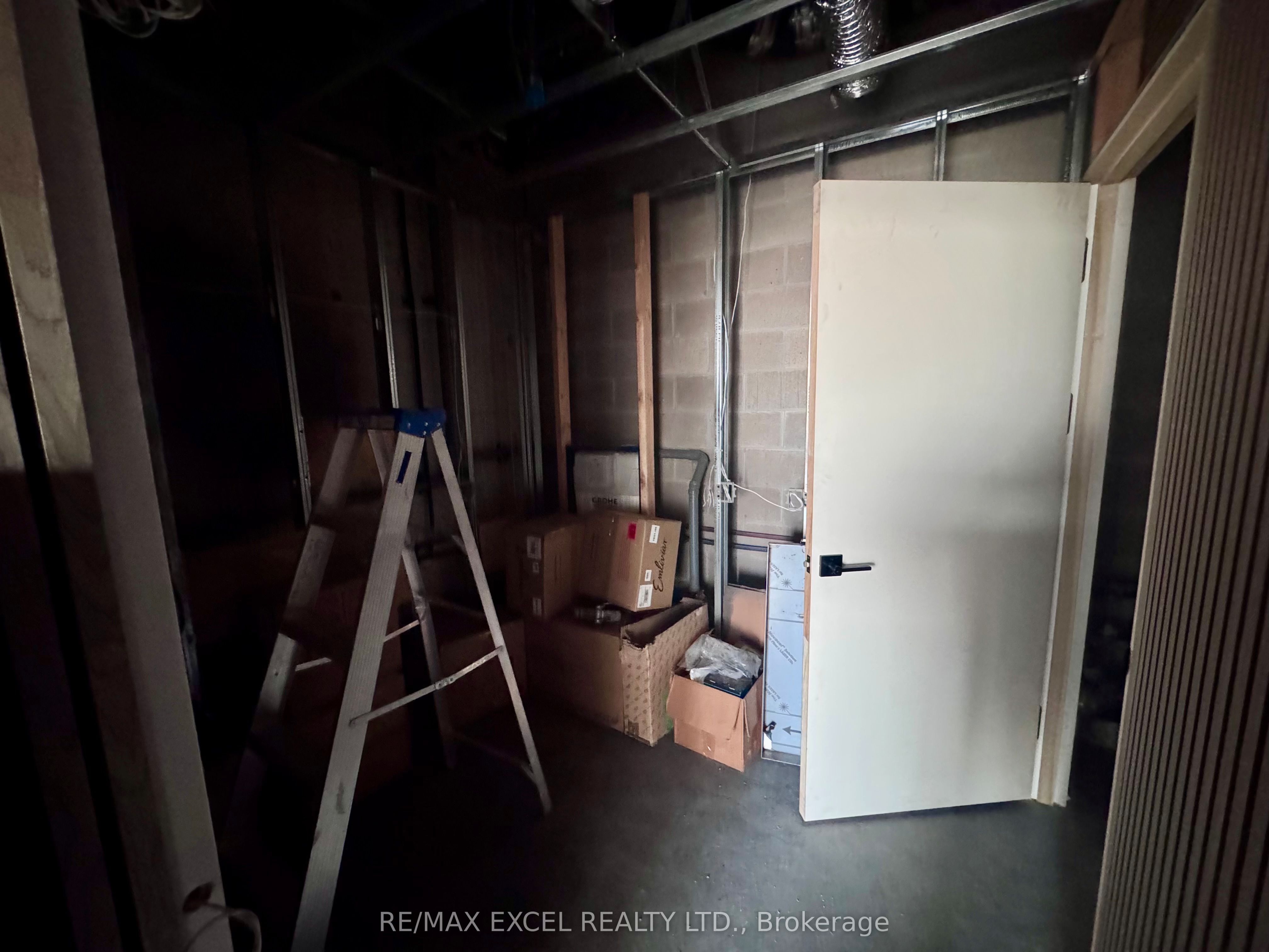 #a11 - 8333 Kennedy Road Property Photo 11