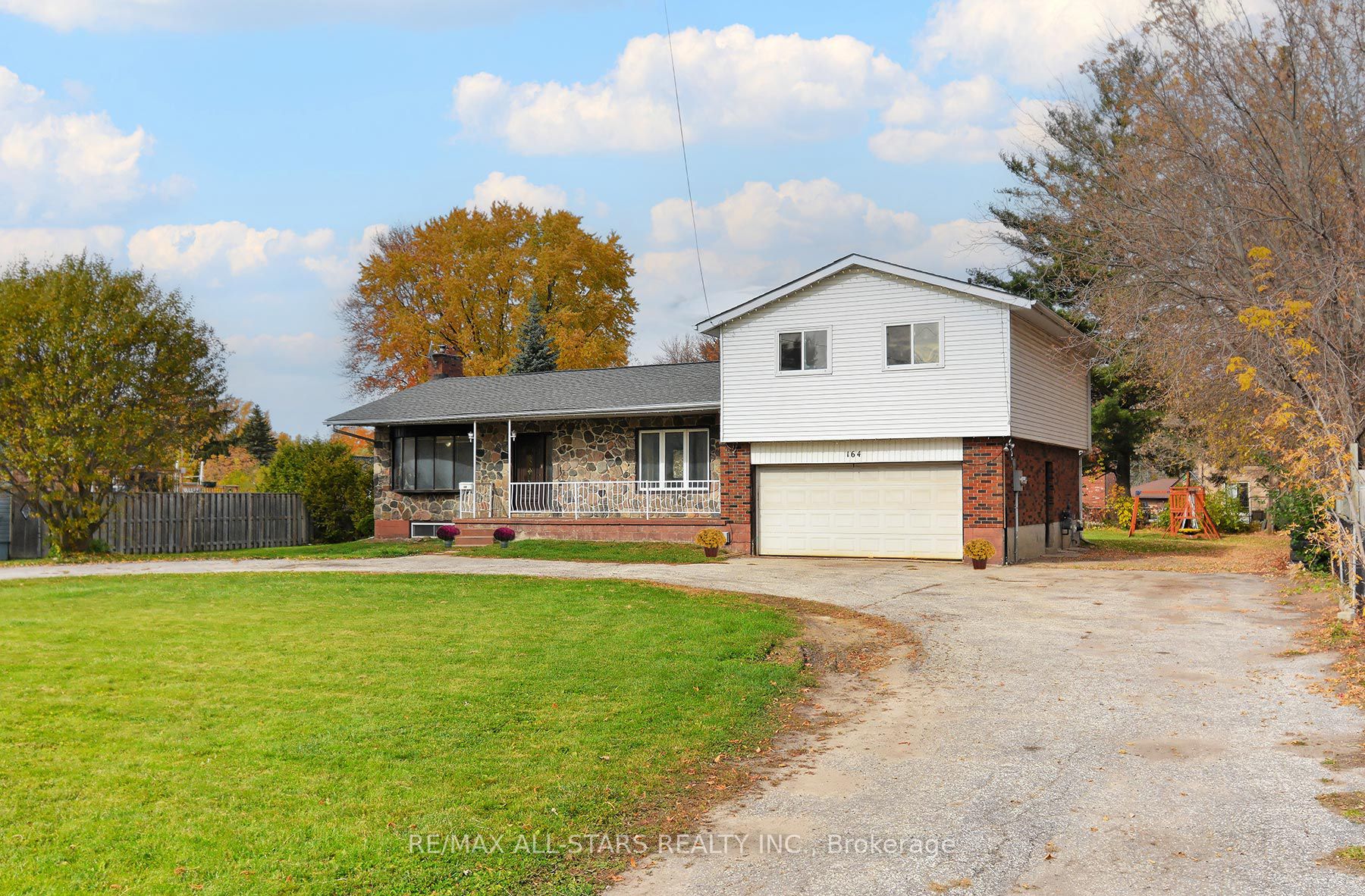 164 Bayview Ave Property Photo