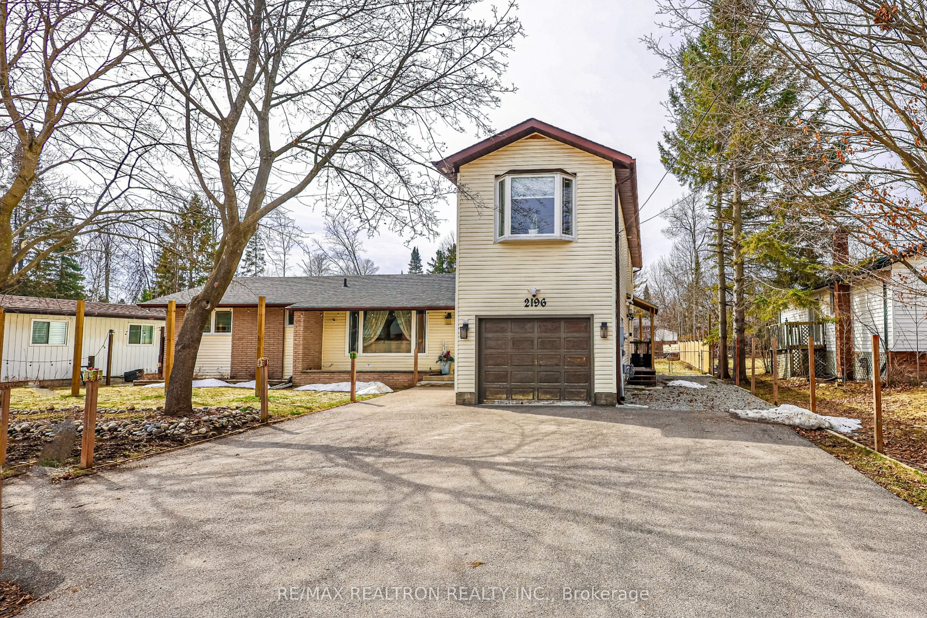 2196 Richard Street Property Photo 1