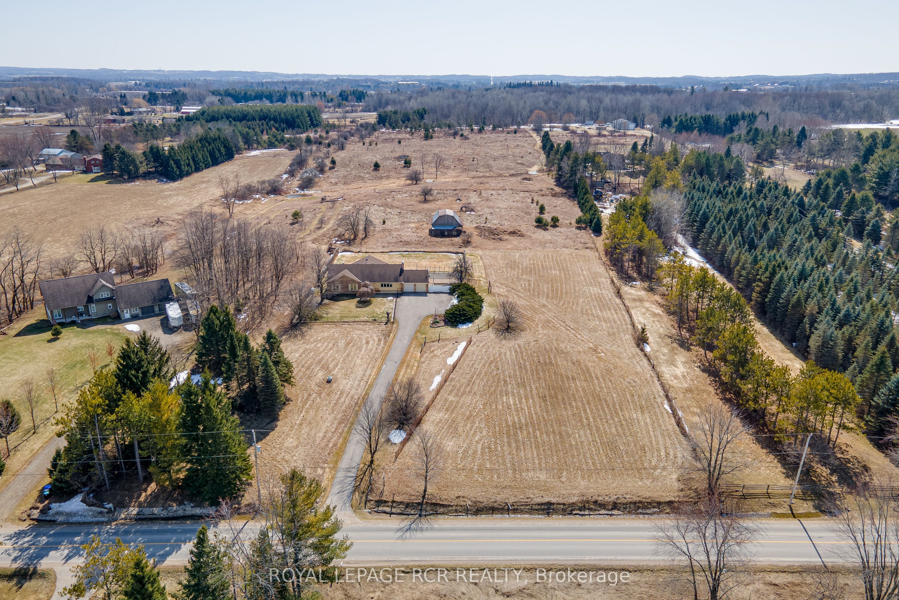 5521 Third Line Property Photo