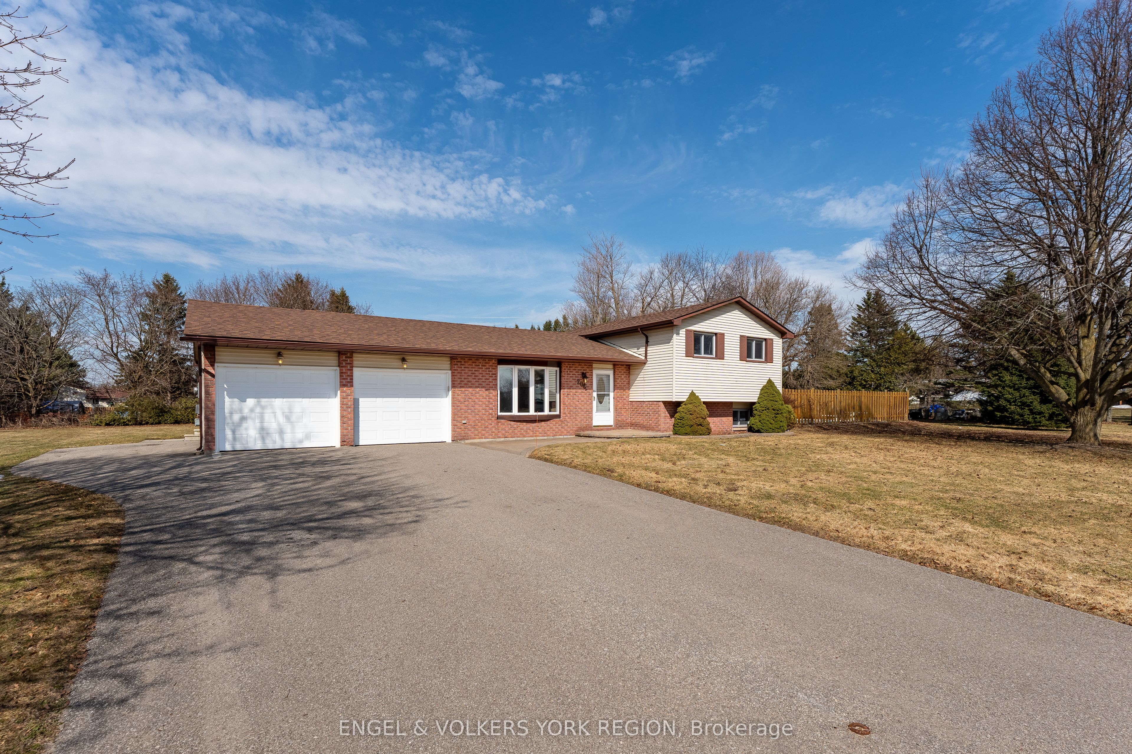 200 Lennox Court Property Photo