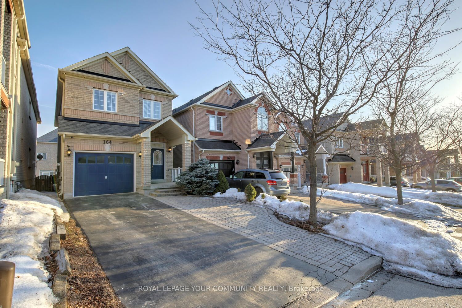 164 Chayna Cres Property Photo