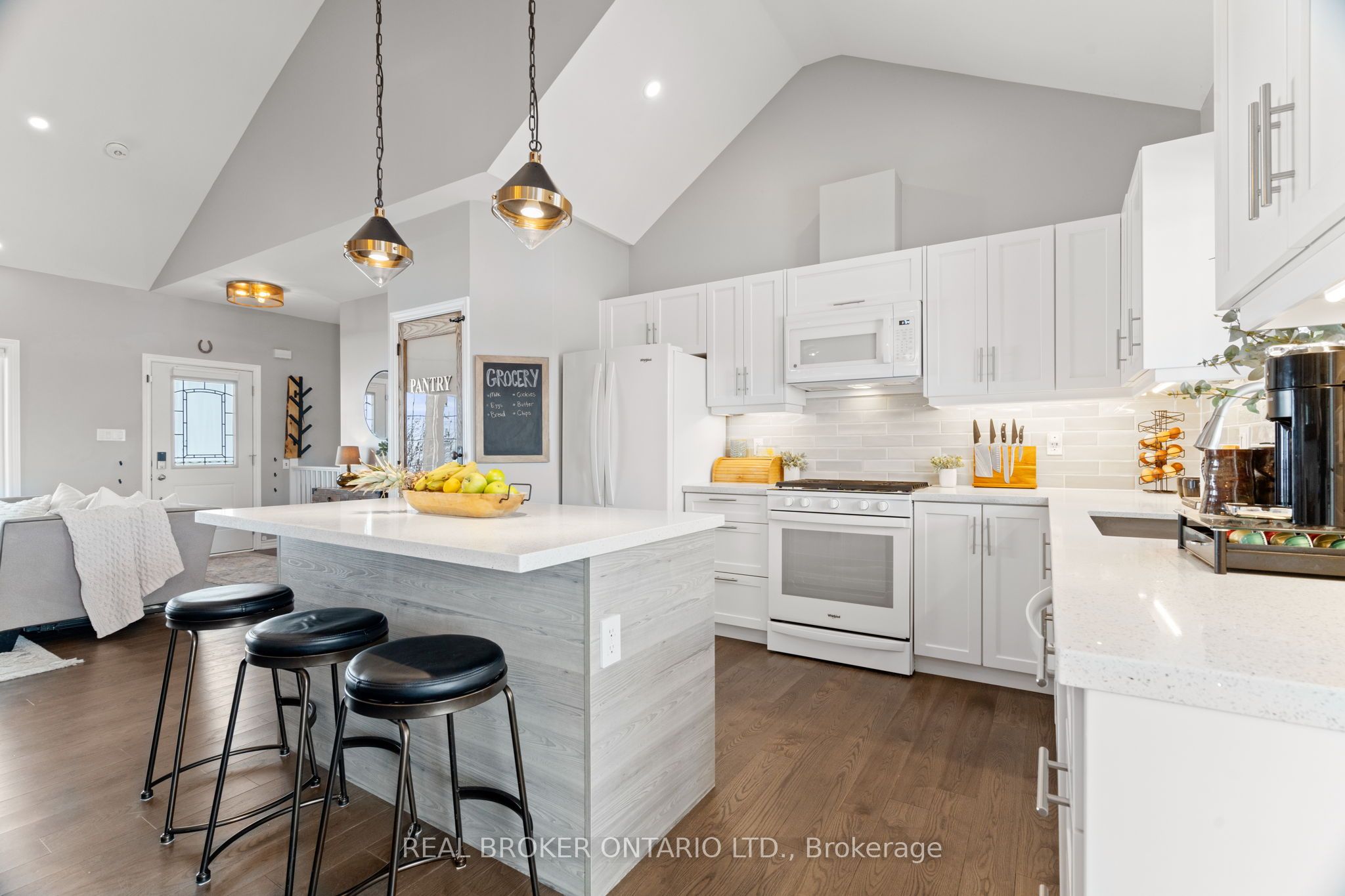 9194 Tandragee Road Property Photo 14