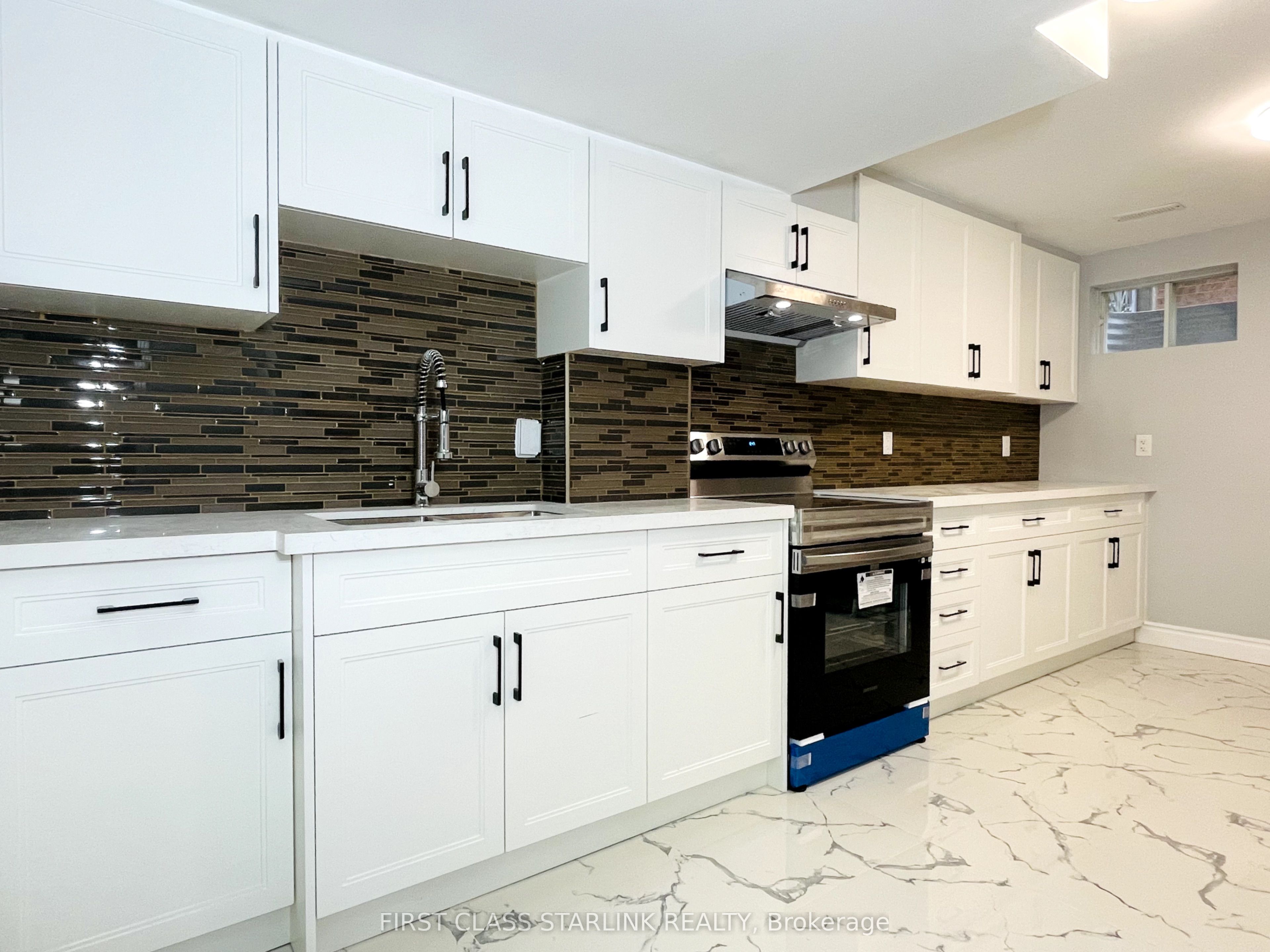 #lower - 147 Adrianno Crescent Property Photo